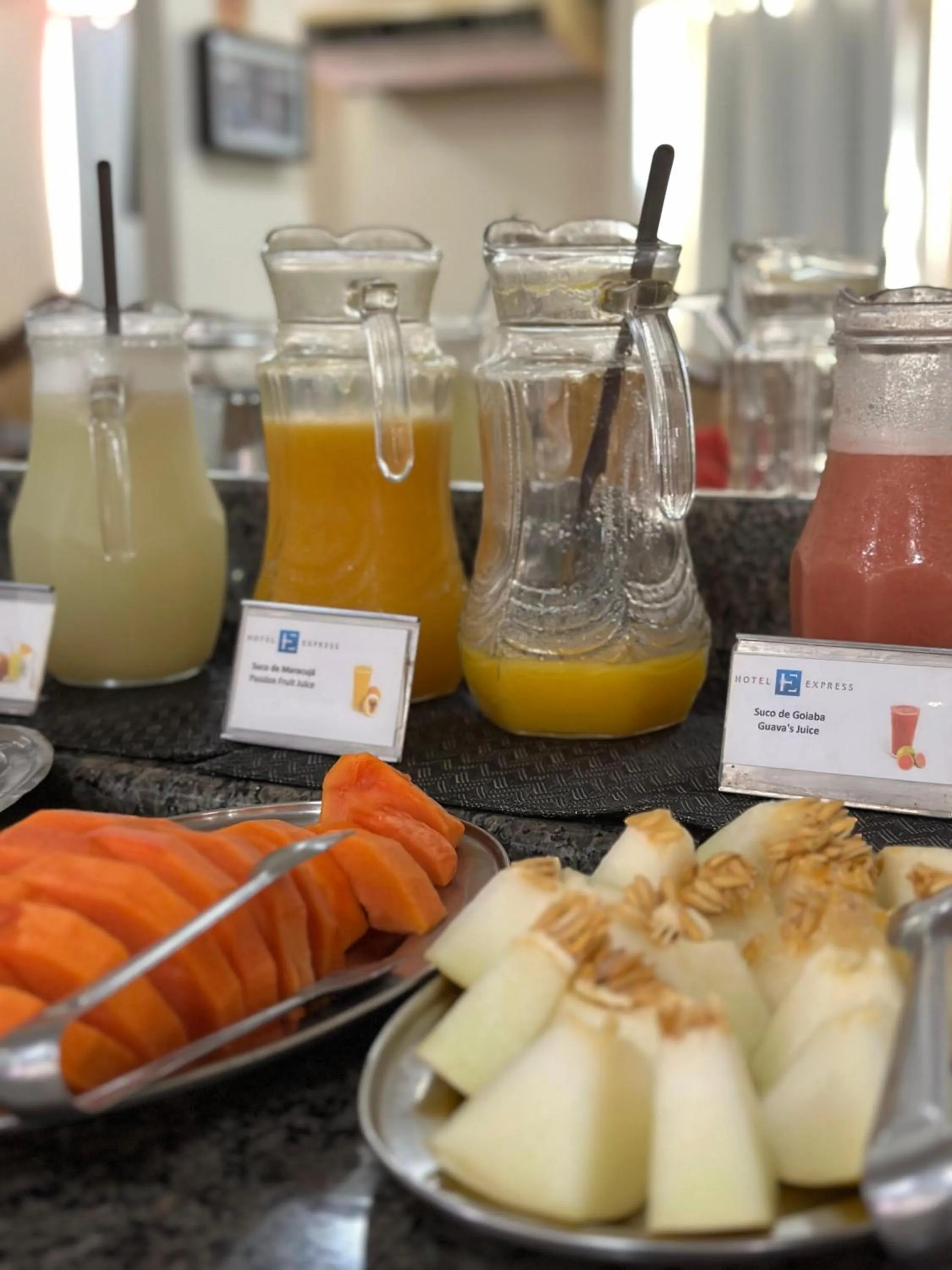 Hotel Express - Leva e busca no aeroporto grátis 24 horas