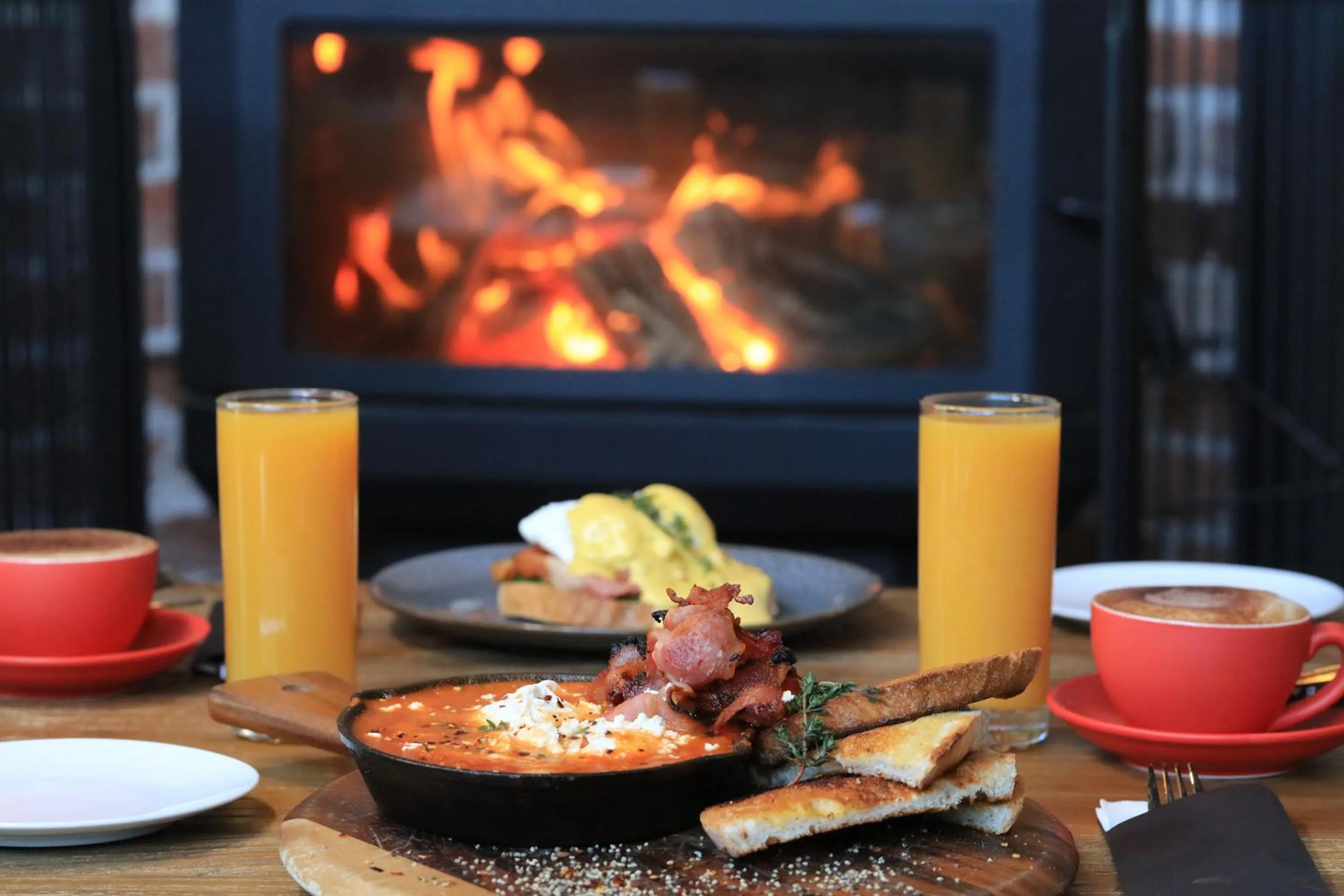 Breakfast in Dubbo Rhino Lodge