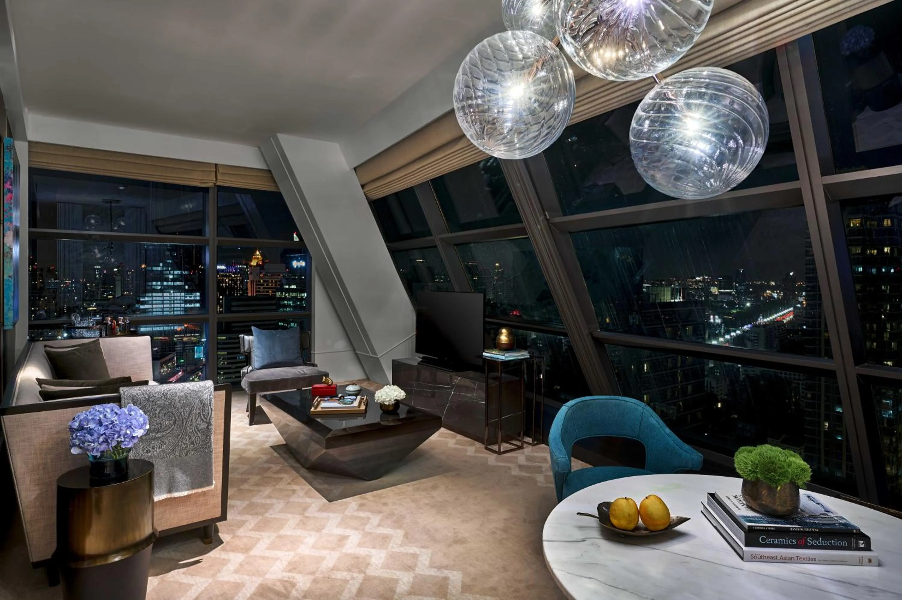 Living room in Rosewood Bangkok