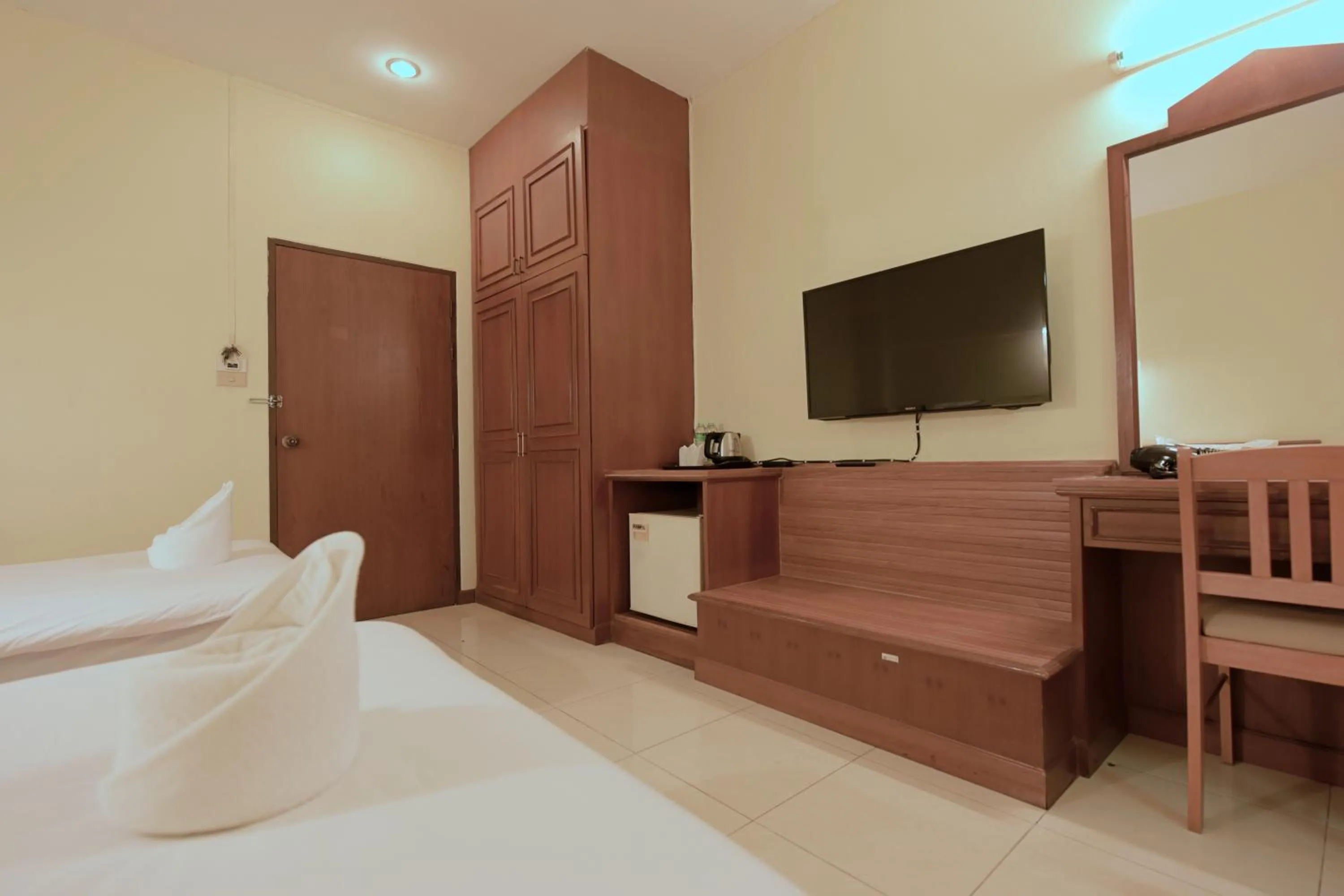 TV and multimedia, Bed in Hua Lin Inn