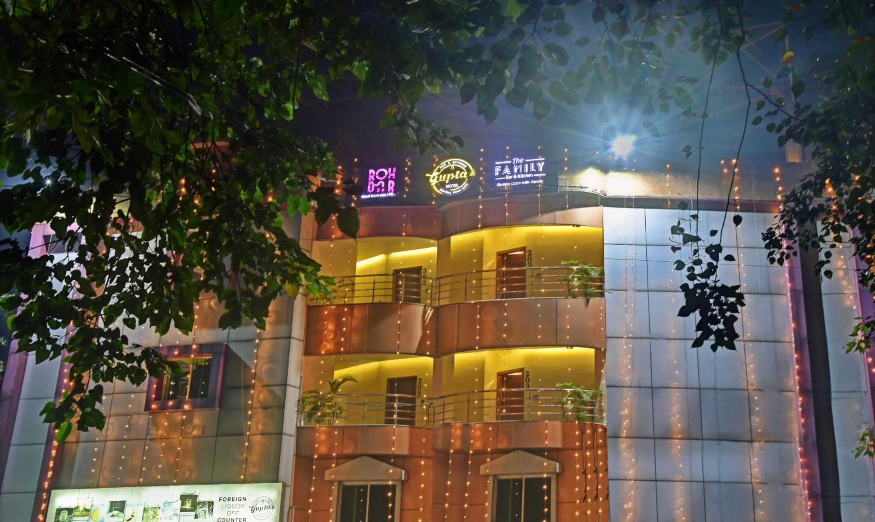 Property building in Itsy Hotels The Villa Retreat