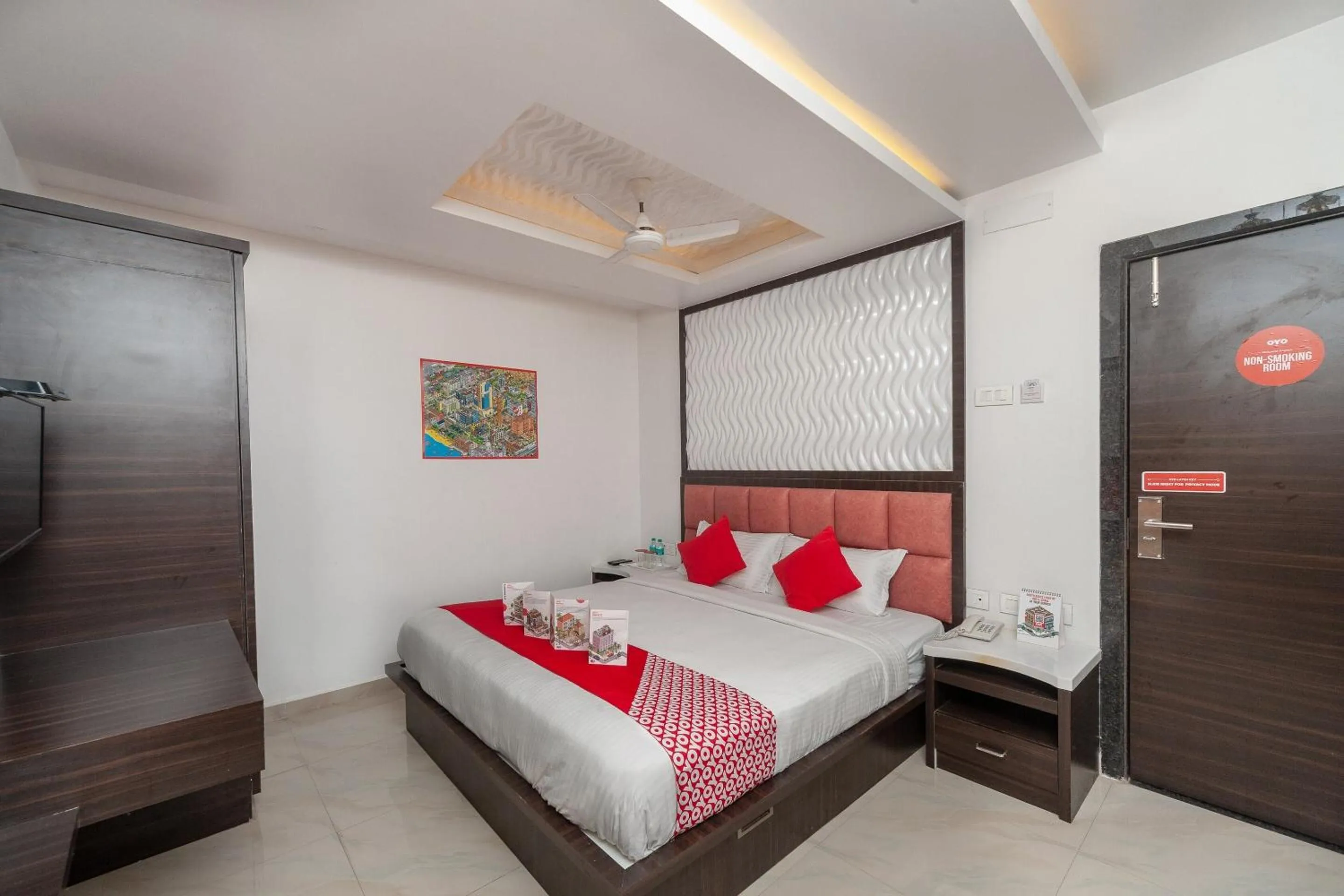 Bedroom in  Super OYO Capital O Admire Suit Hospitality