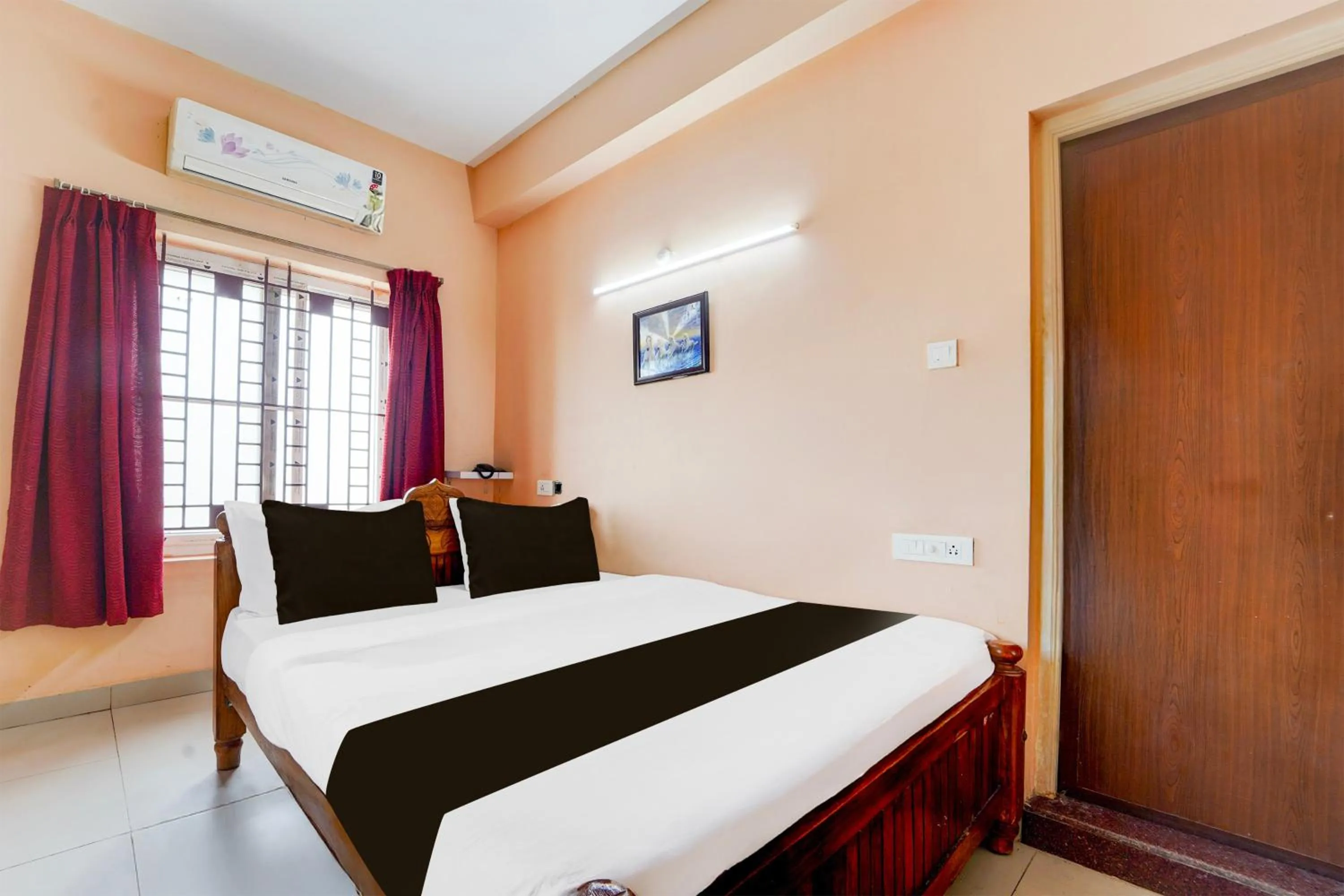 Bedroom, Bed in Super Hotel O Anna Nagar Madurai