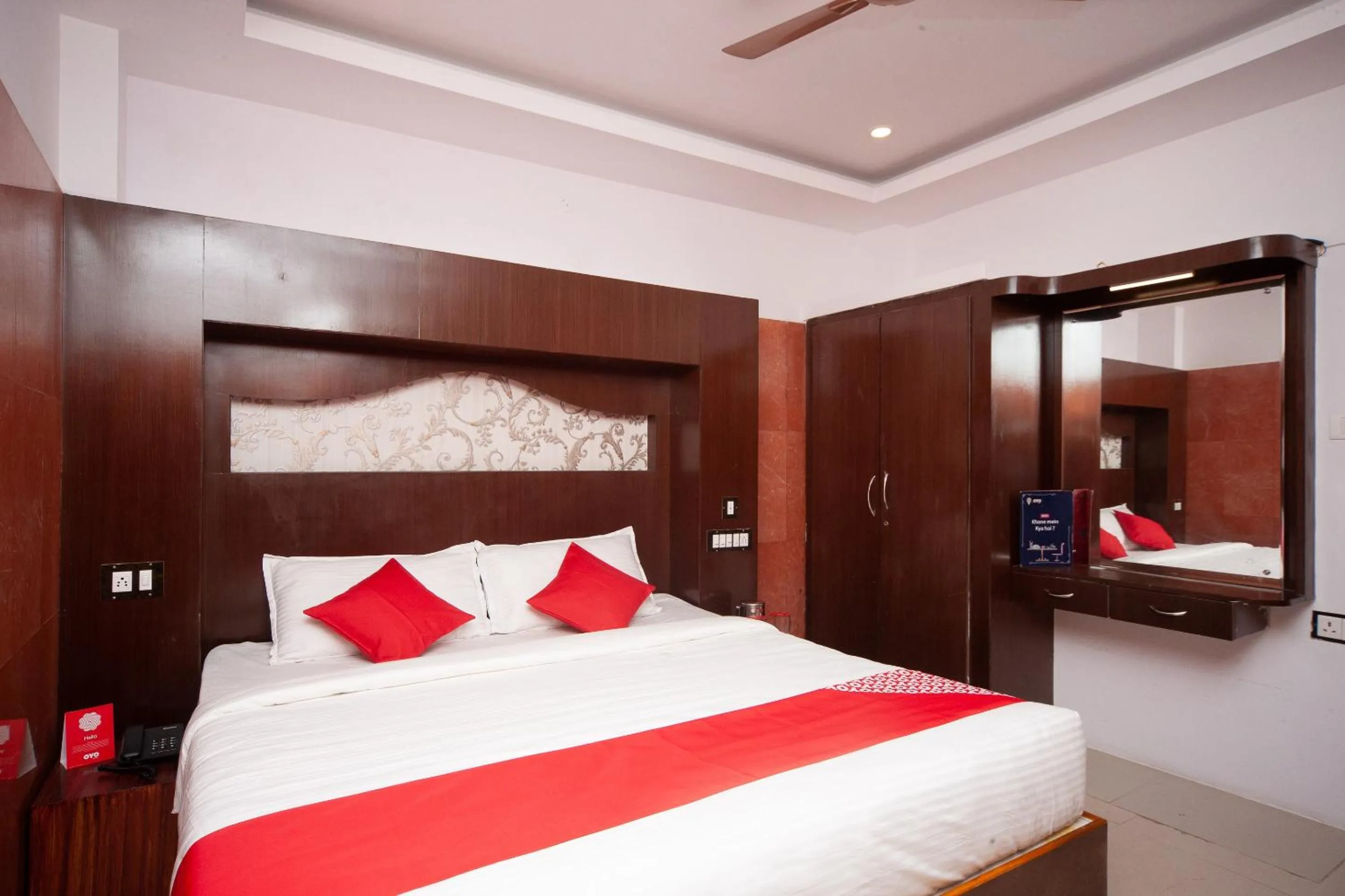 Photo of the whole room in Peace Residency