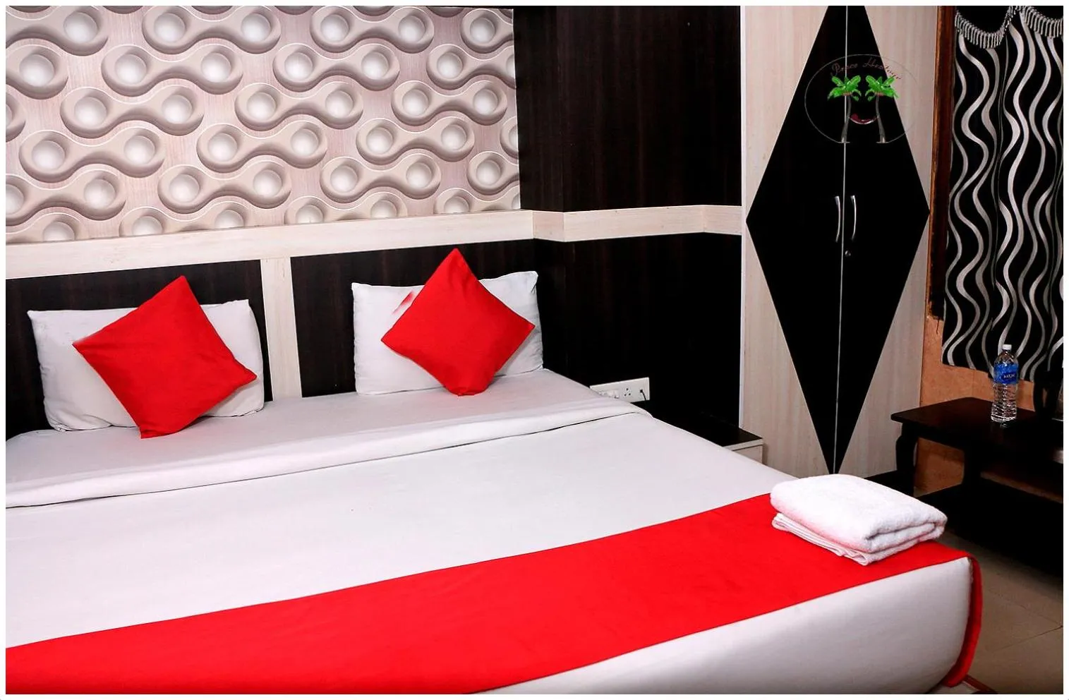 Bed in Peace Residency