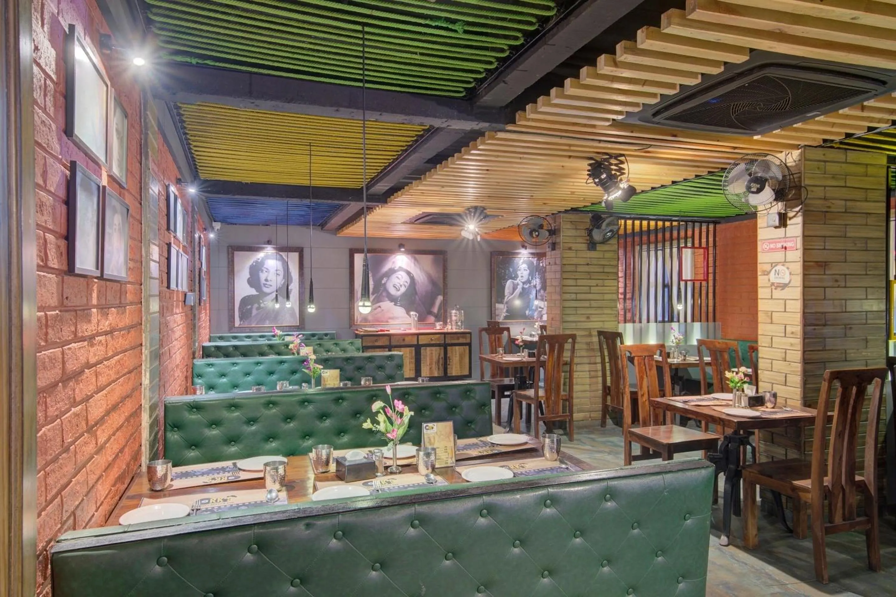 Restaurant/places to eat in Hotel O RK's Regency Near Navale Hospital Back Gate