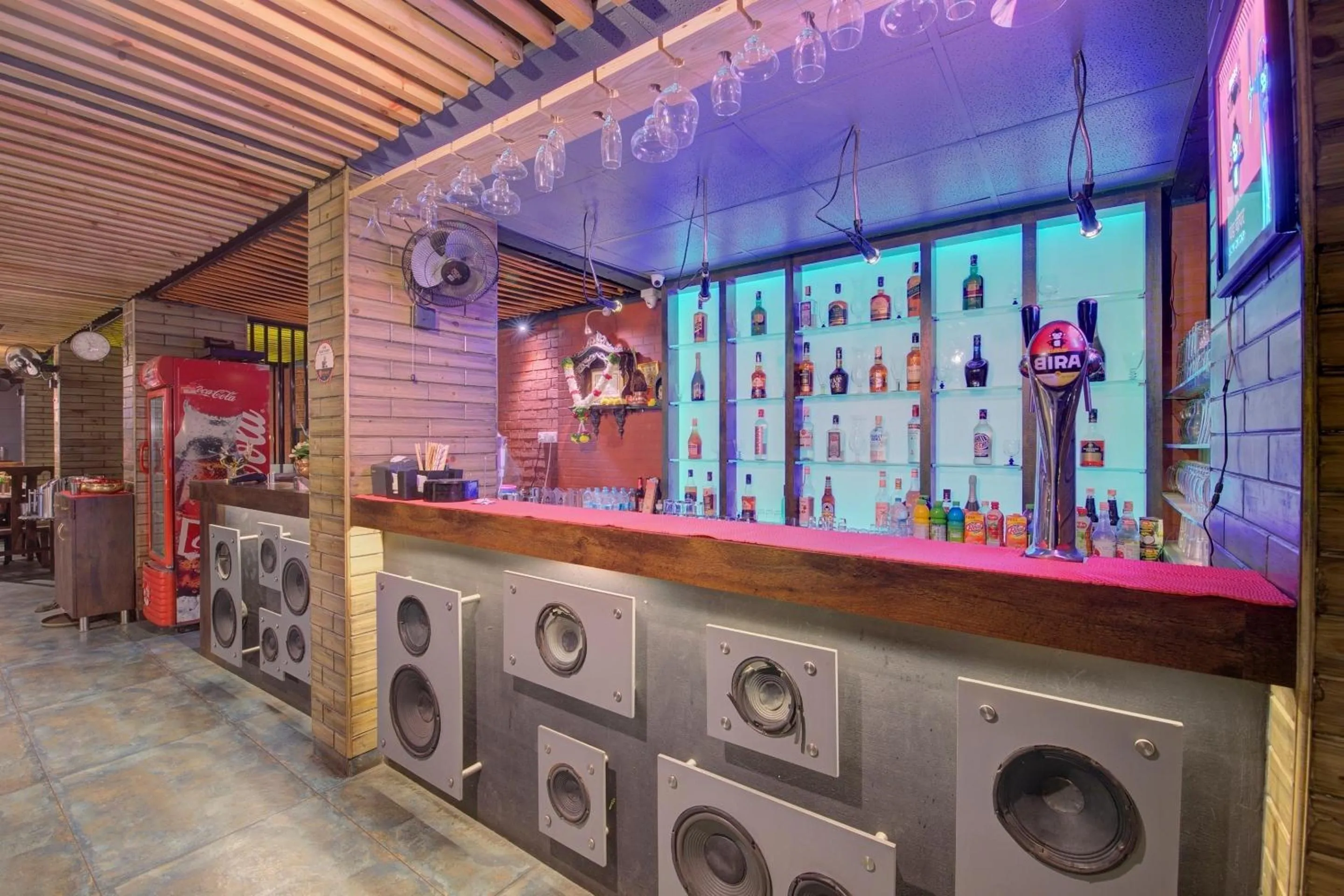 Restaurant/places to eat in Hotel O RK's Regency Near Navale Hospital Back Gate