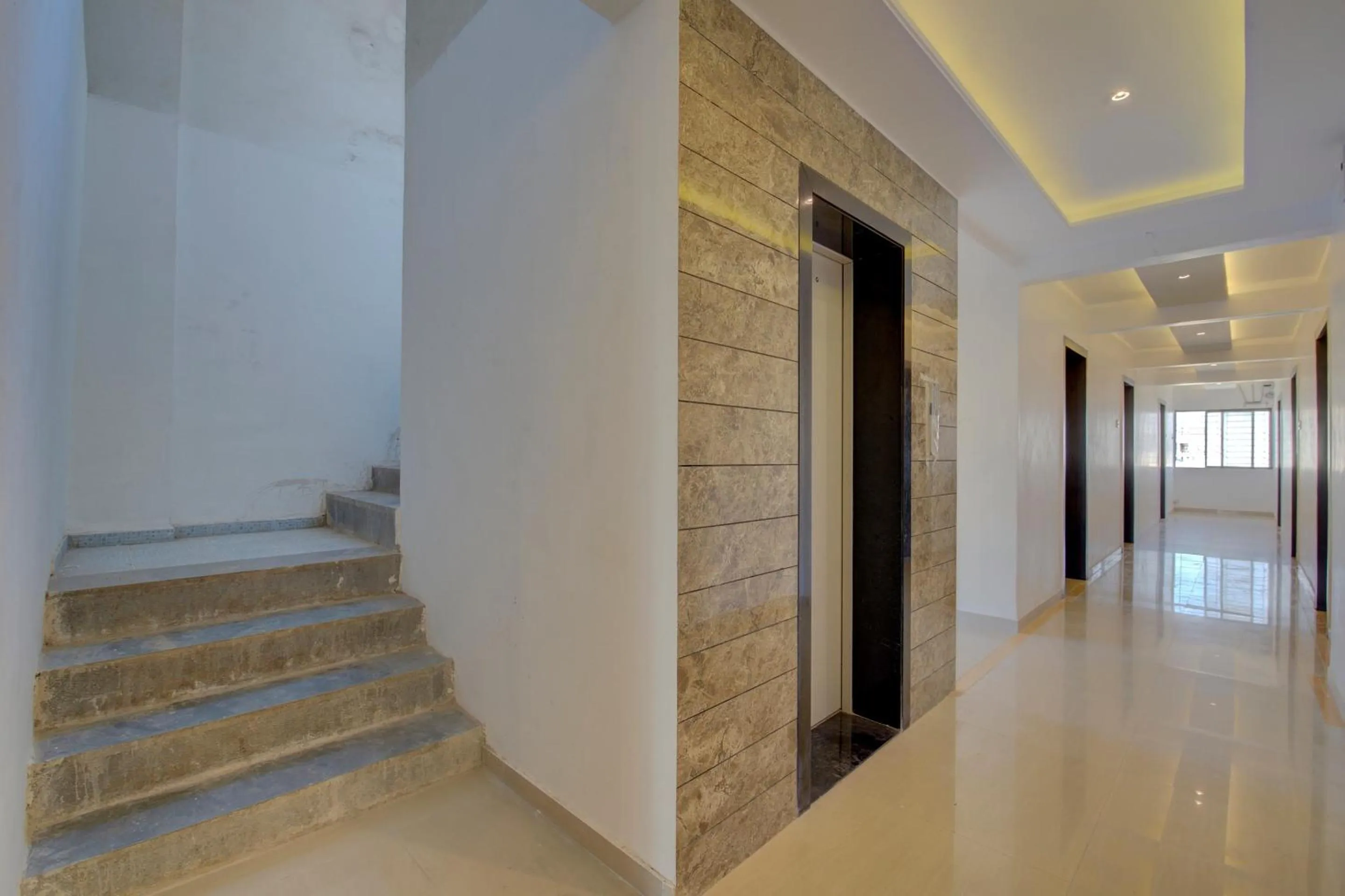 Lobby or reception in Hotel O RK's Regency Near Navale Hospital Back Gate