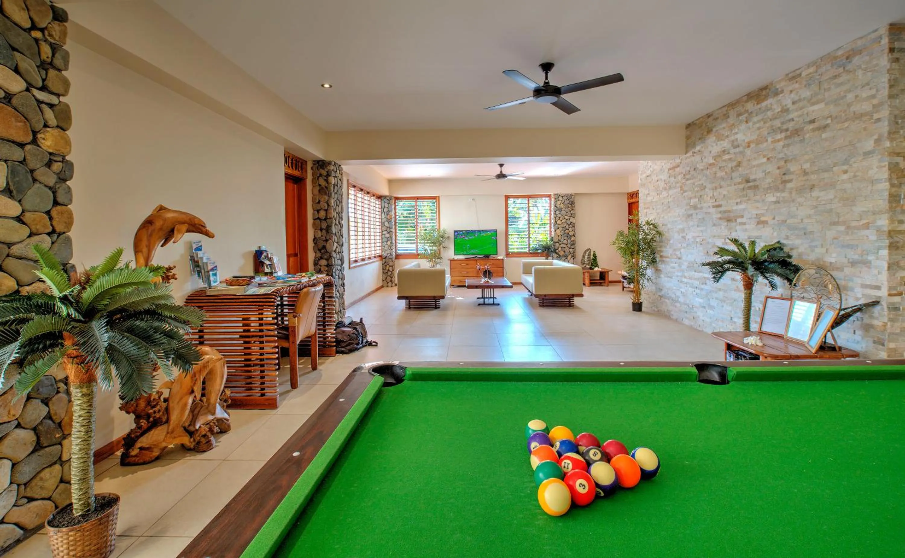 Billiard in Maui Palms