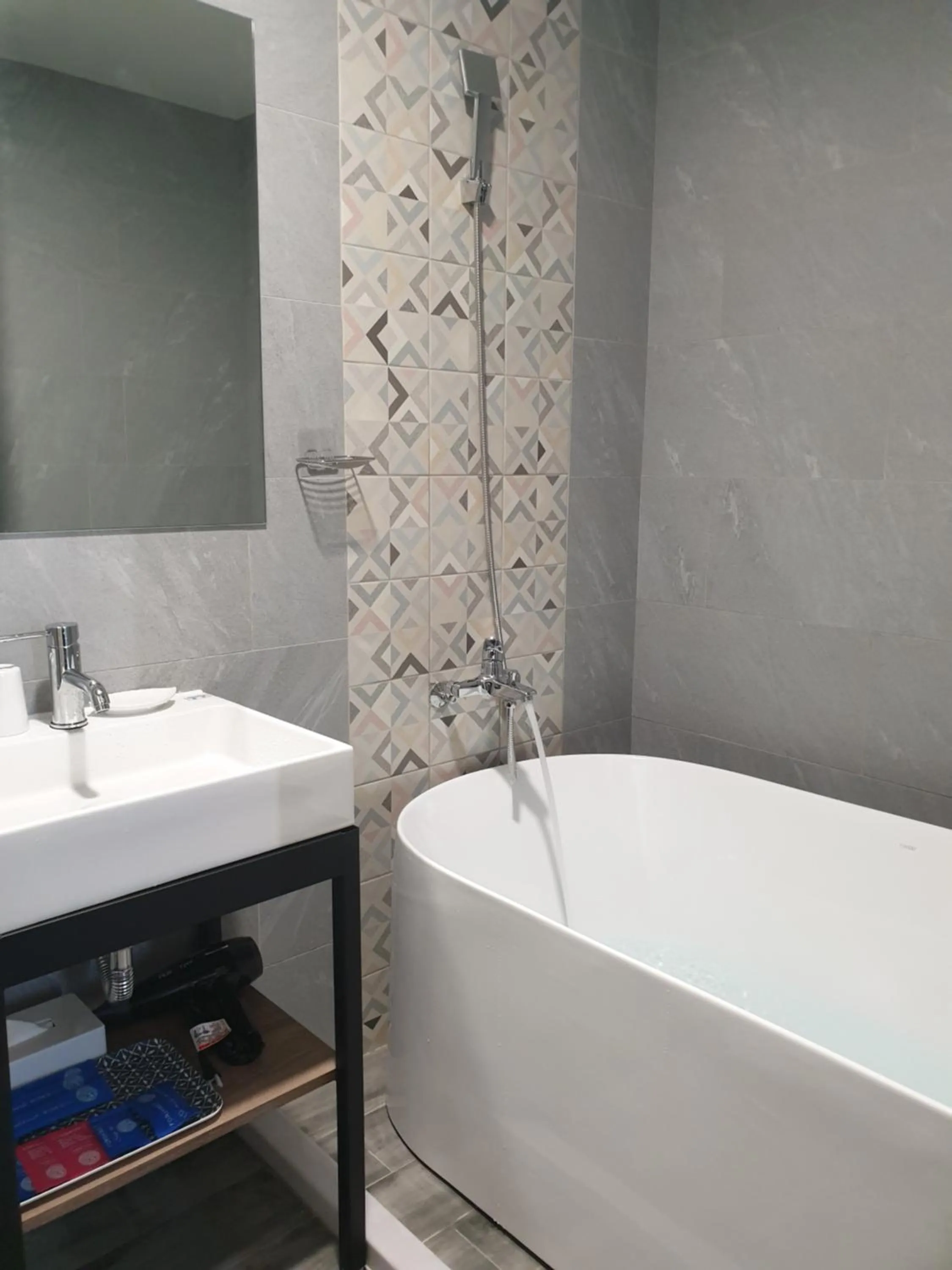 Bath in Hotel Brown - Zhongzheng