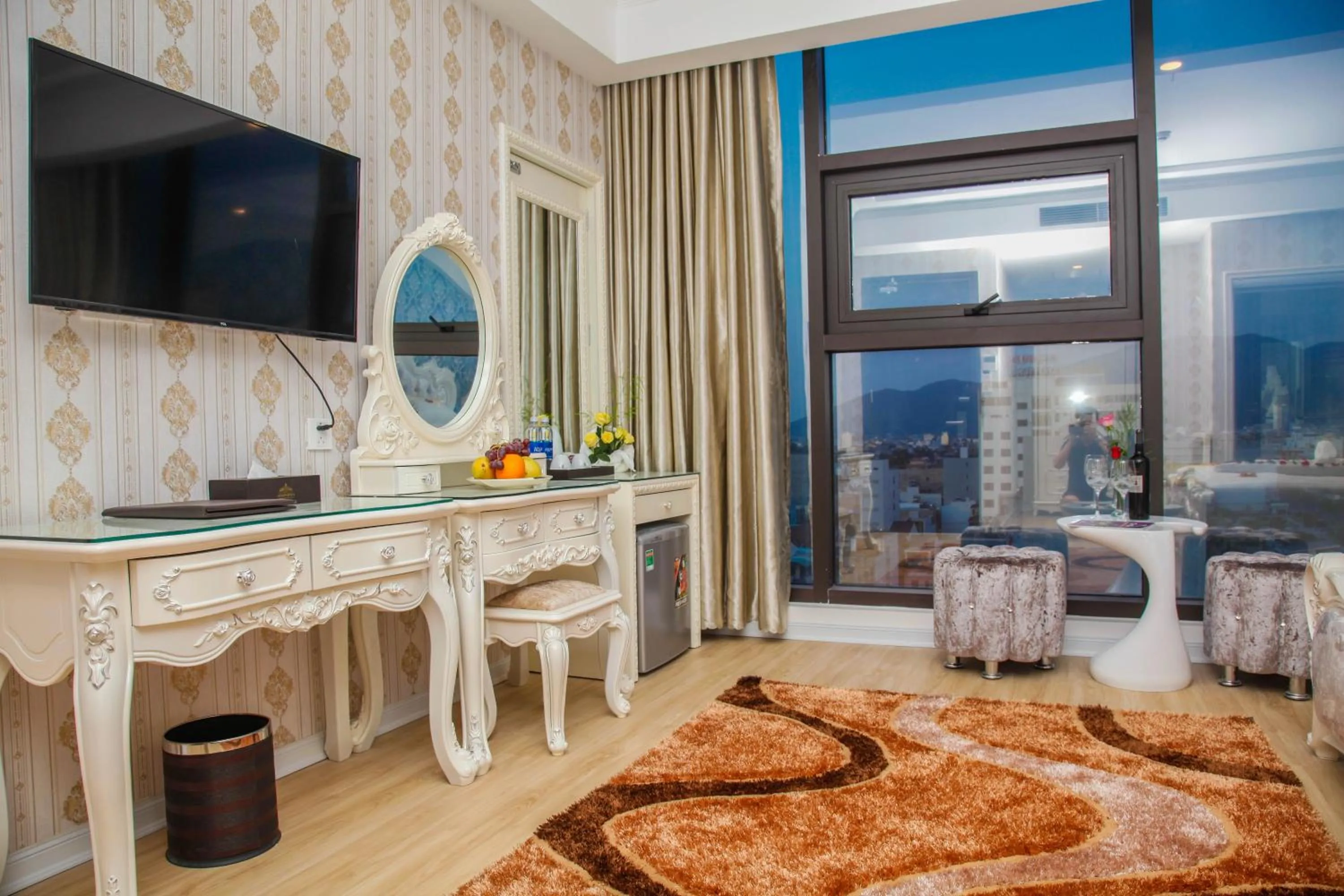 Seating area in Royal Beach Hotel by THG