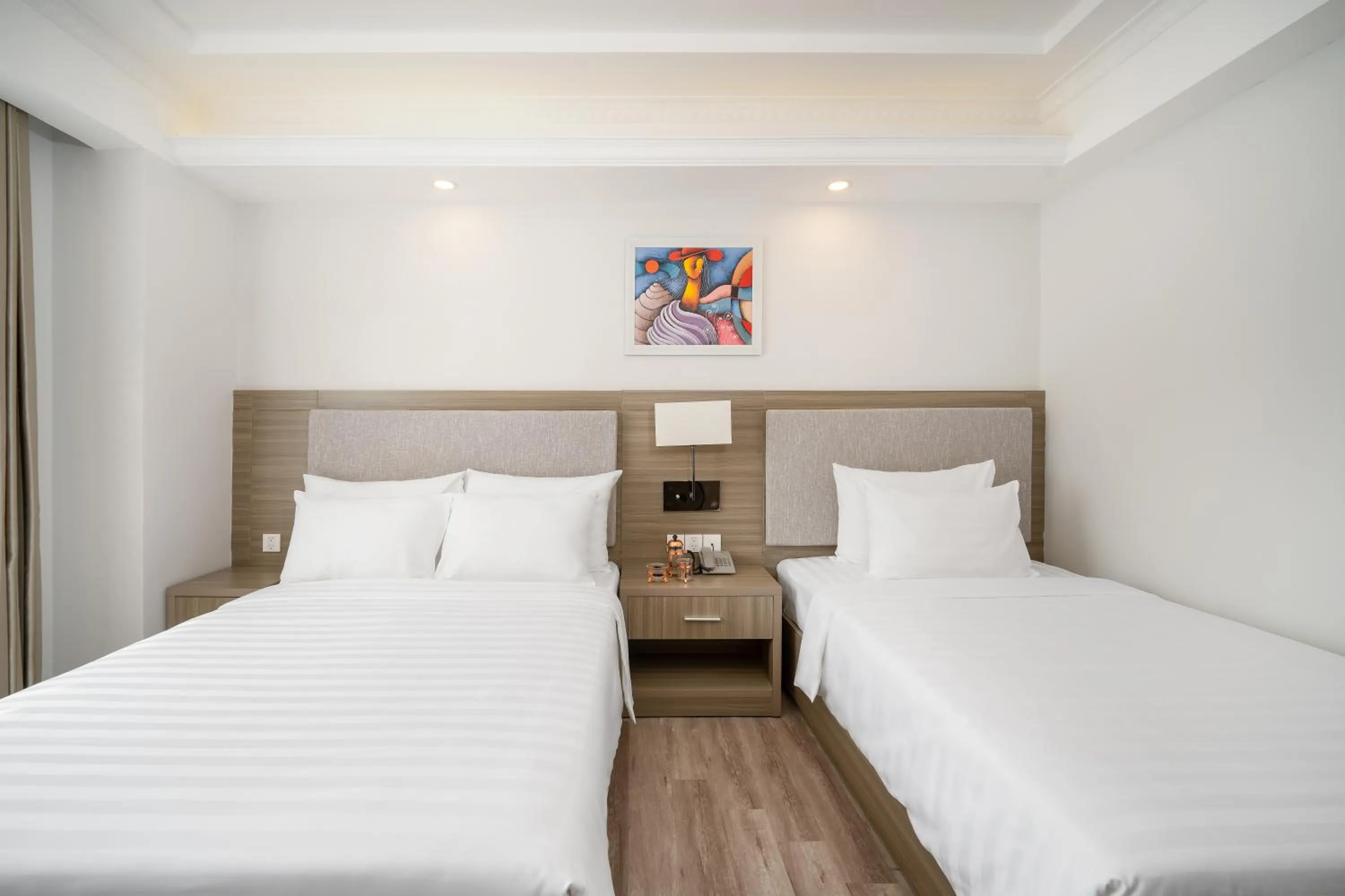 Bed in Royal Beach Hotel by THG