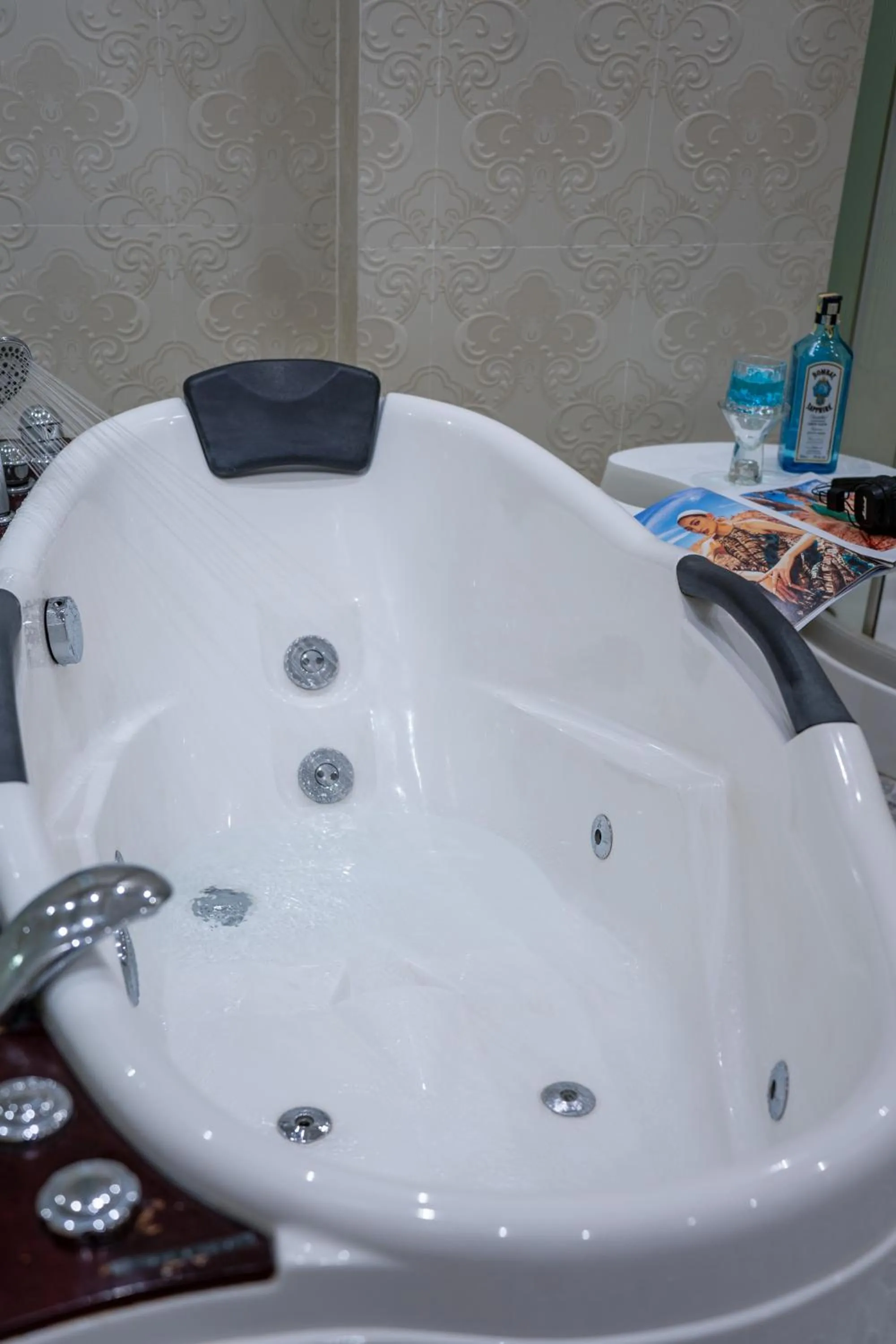 Bath in Royal Beach Hotel by THG