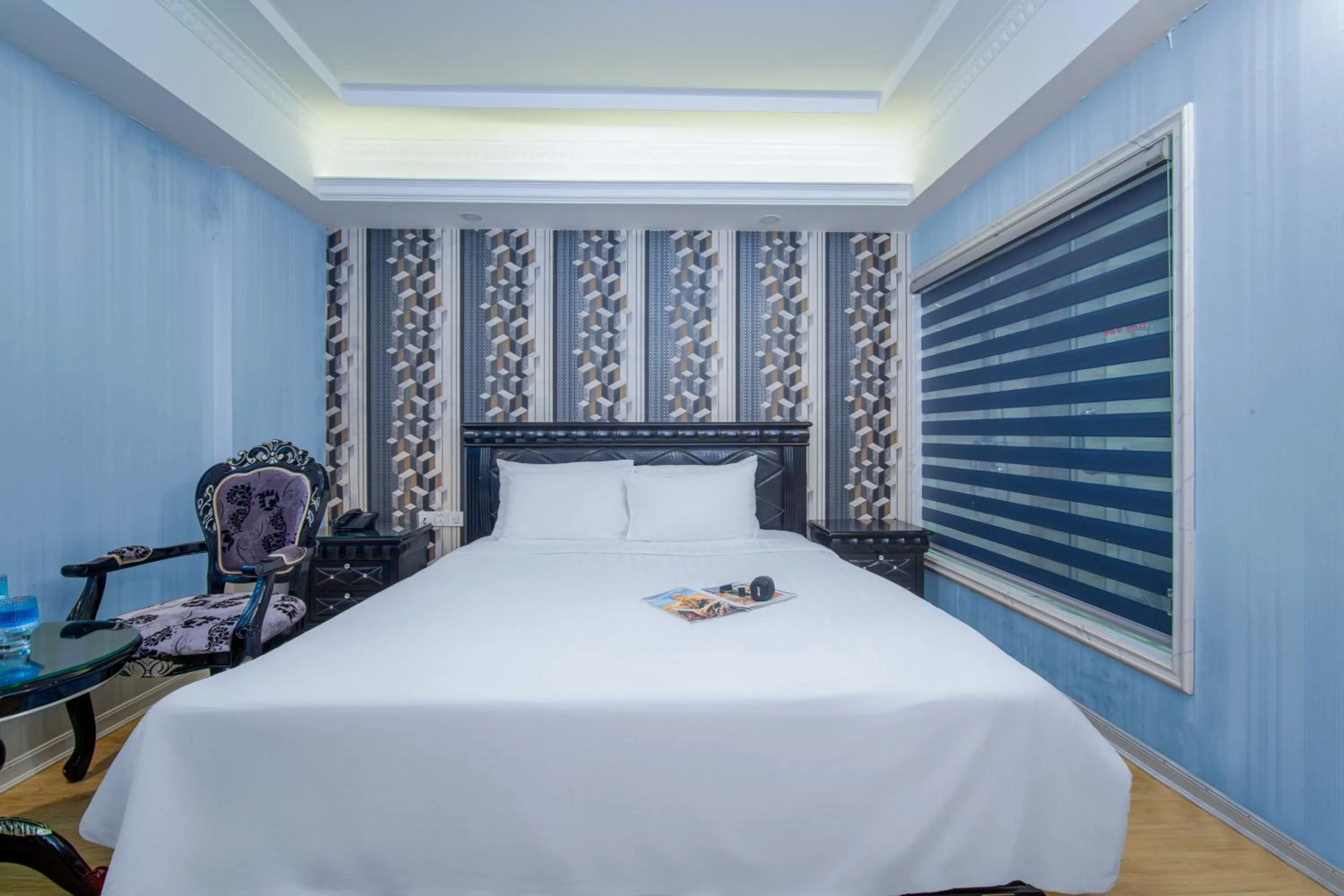 Bed in Royal Beach Hotel by THG