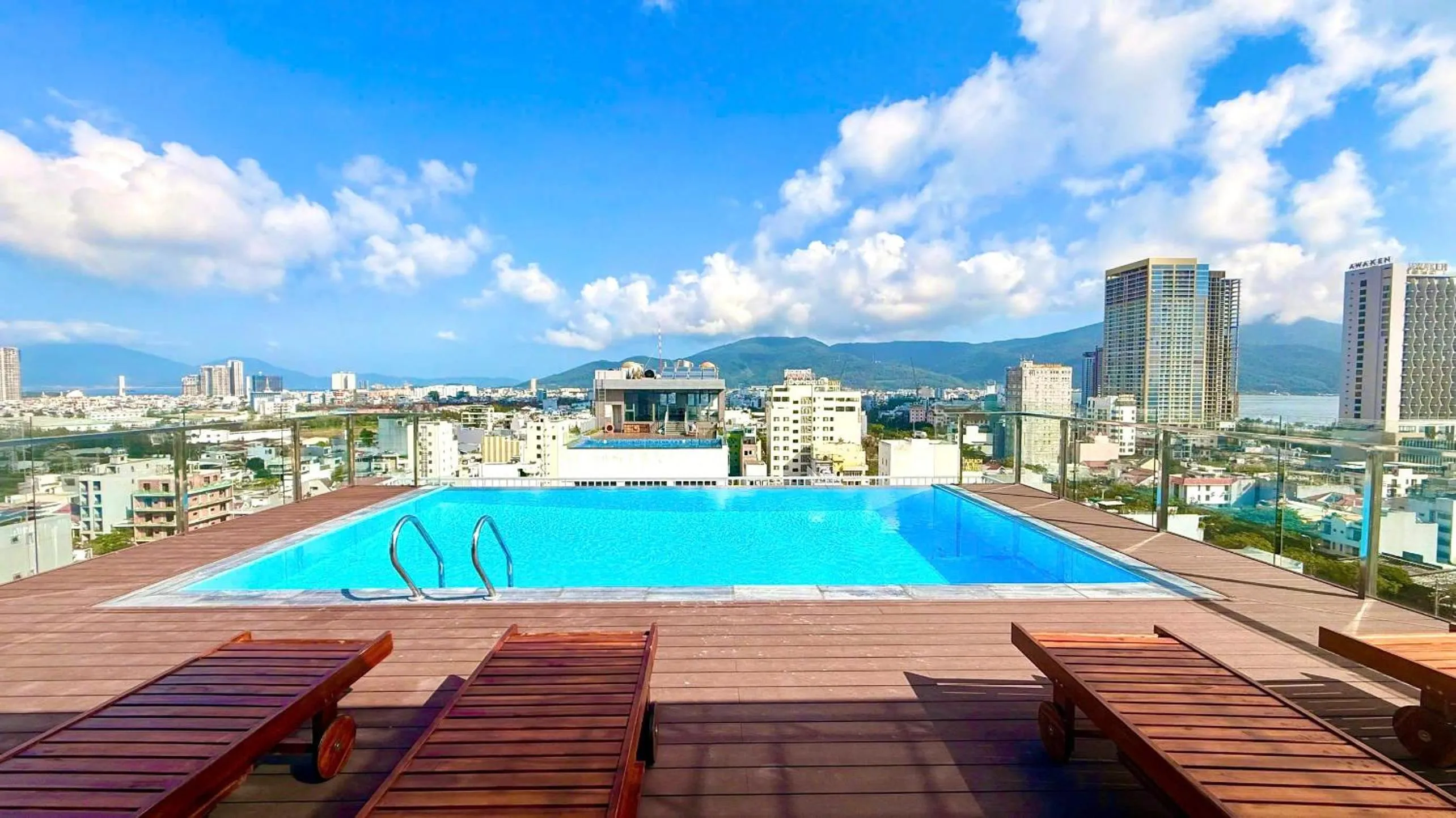 Swimming pool in Royal Beach Hotel by THG