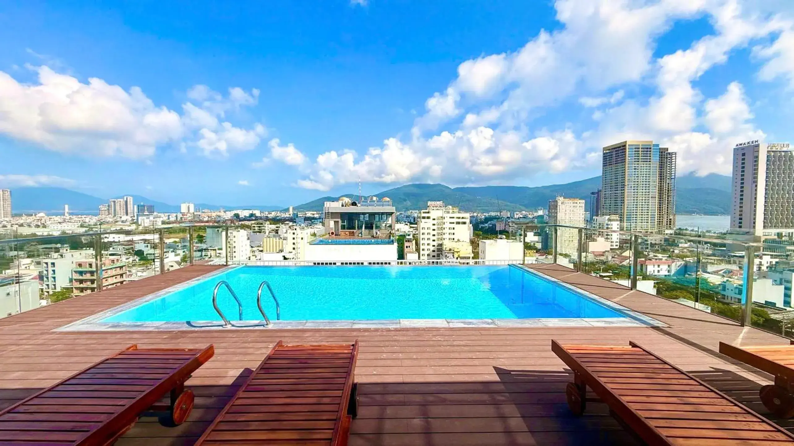 Swimming pool in Royal Beach Hotel by THG Swimming pool in Royal Beach Hotel by THG