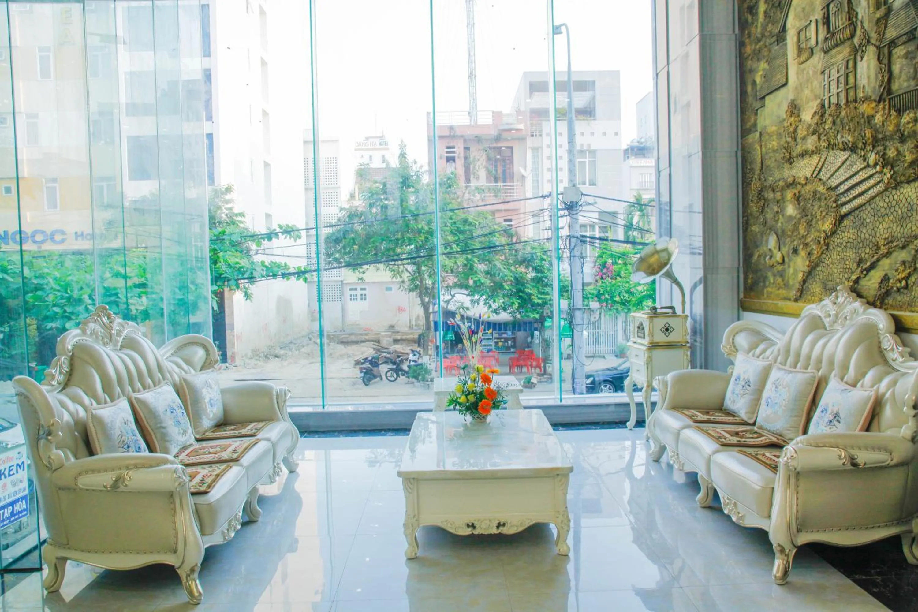 Lobby or reception in Royal Beach Hotel by THG