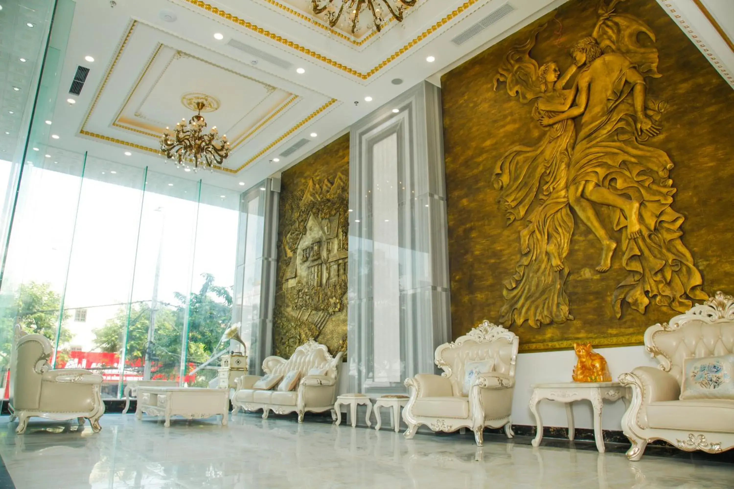 Lobby or reception in Royal Beach Hotel by THG Lobby or reception in Royal Beach Hotel by THG