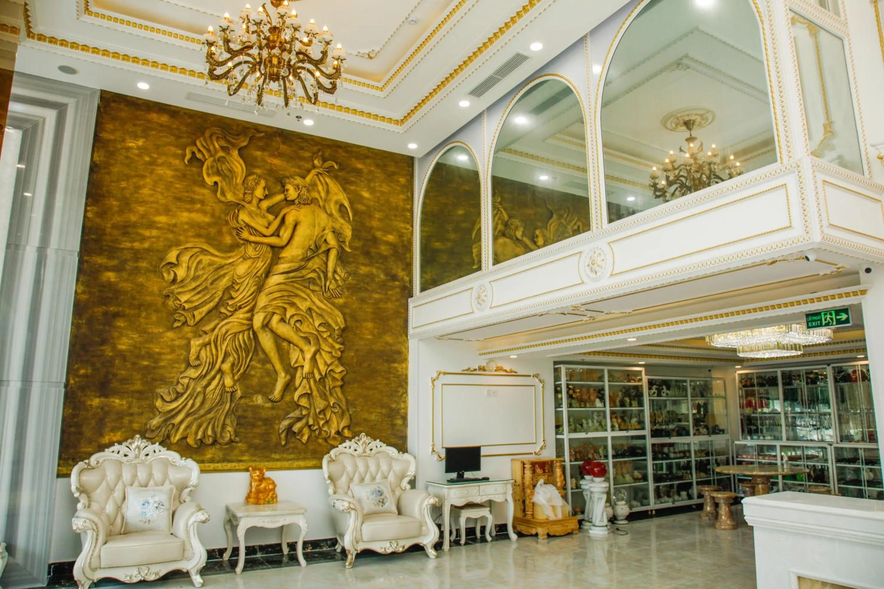 Lobby or reception in Royal Beach Hotel by THG