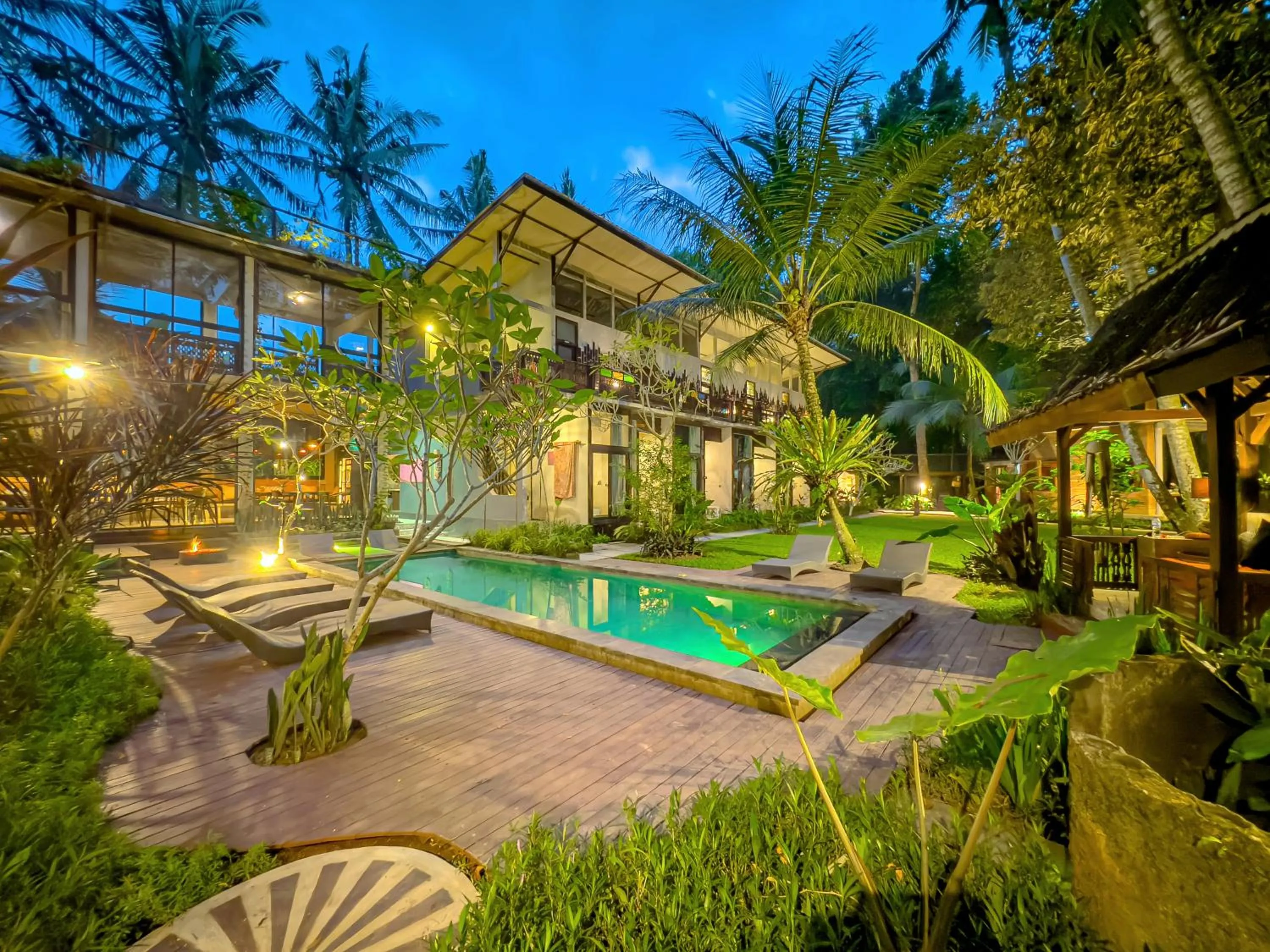 Property building in Gunung An Retreat