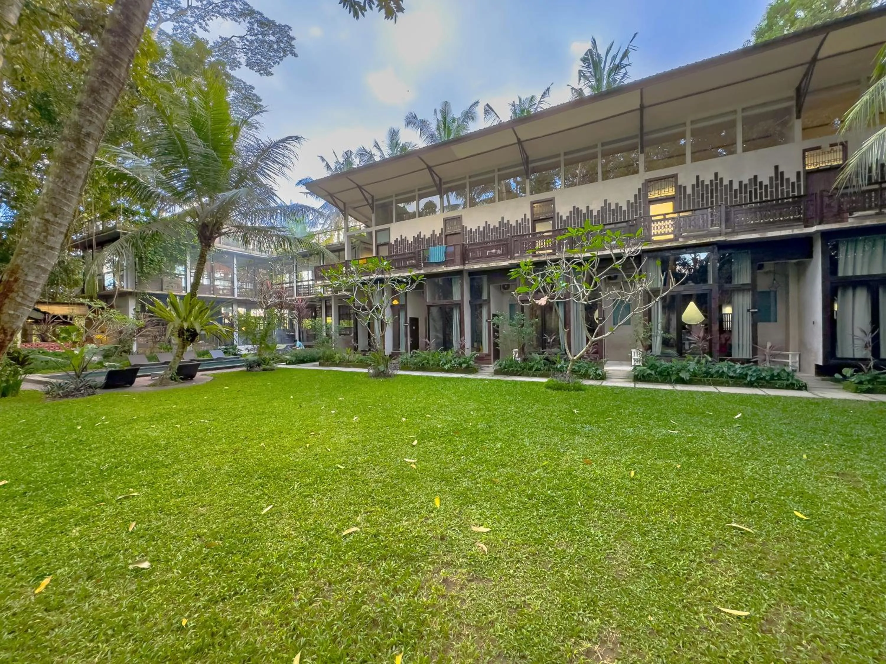 Property building in Gunung An Retreat