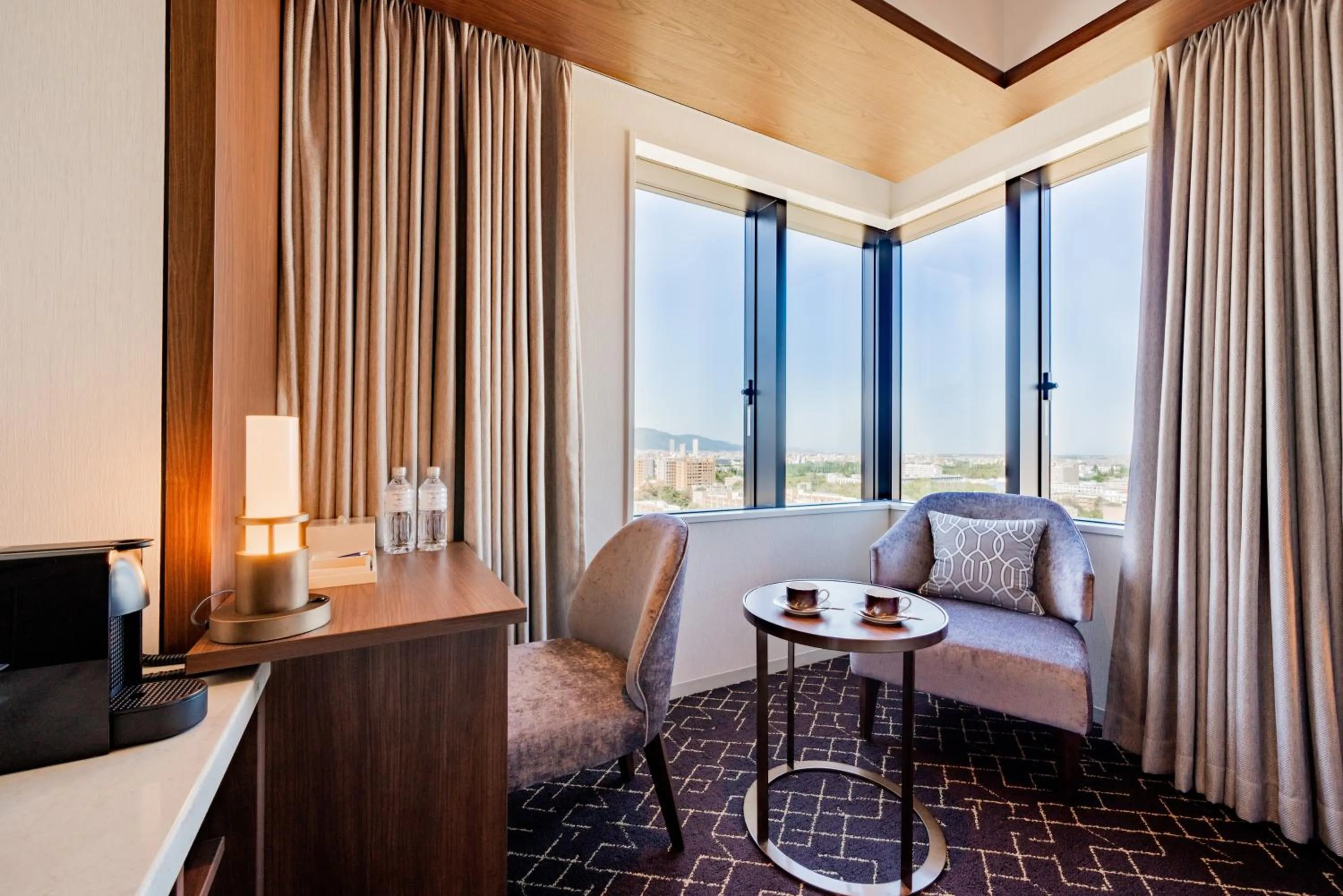 Coffee/tea facilities, Bed in Keio Prelia Hotel Sapporo