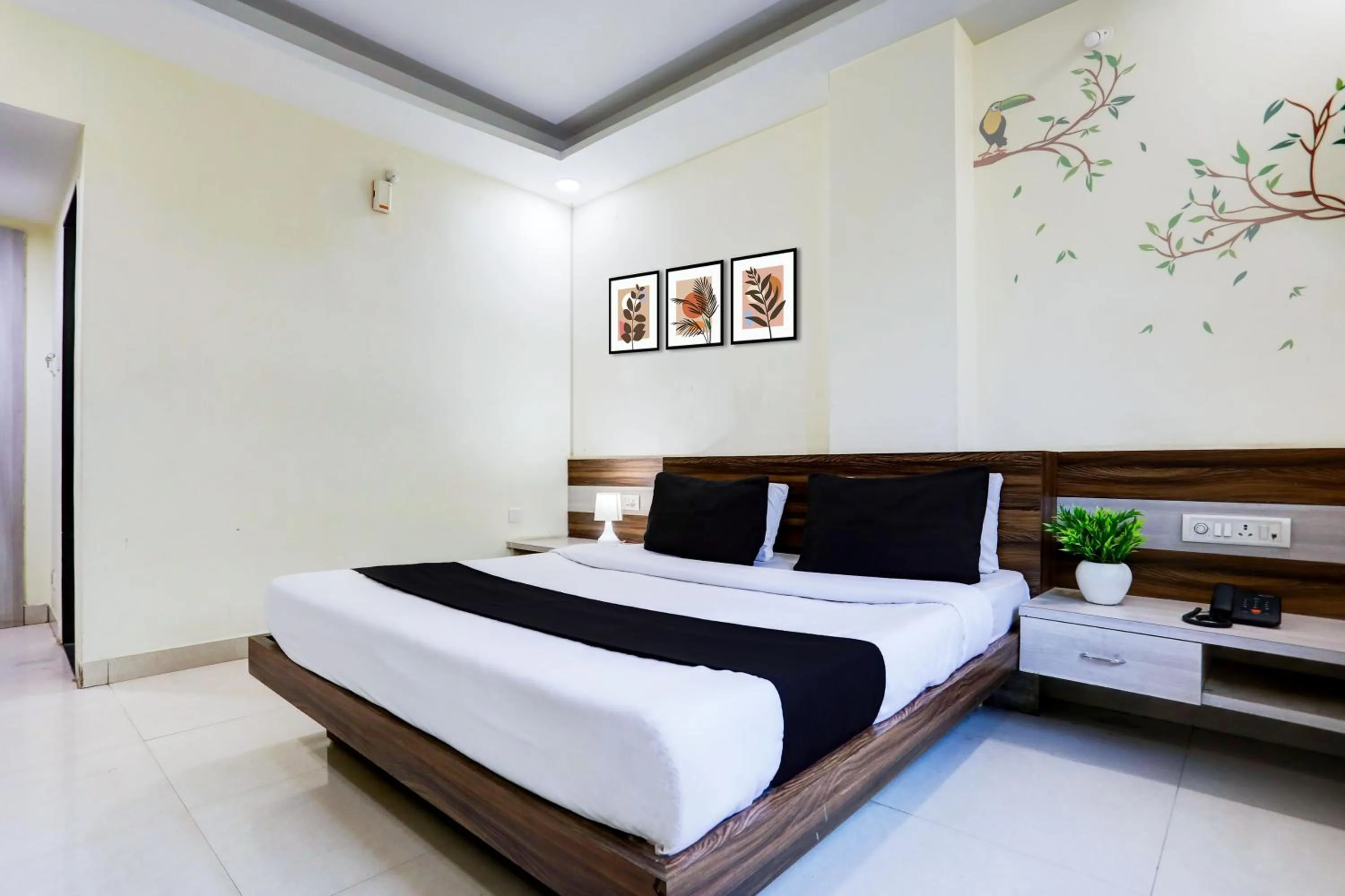 Bedroom, Bed in Townhouse Hoshangabad Road Near Aashima Mall