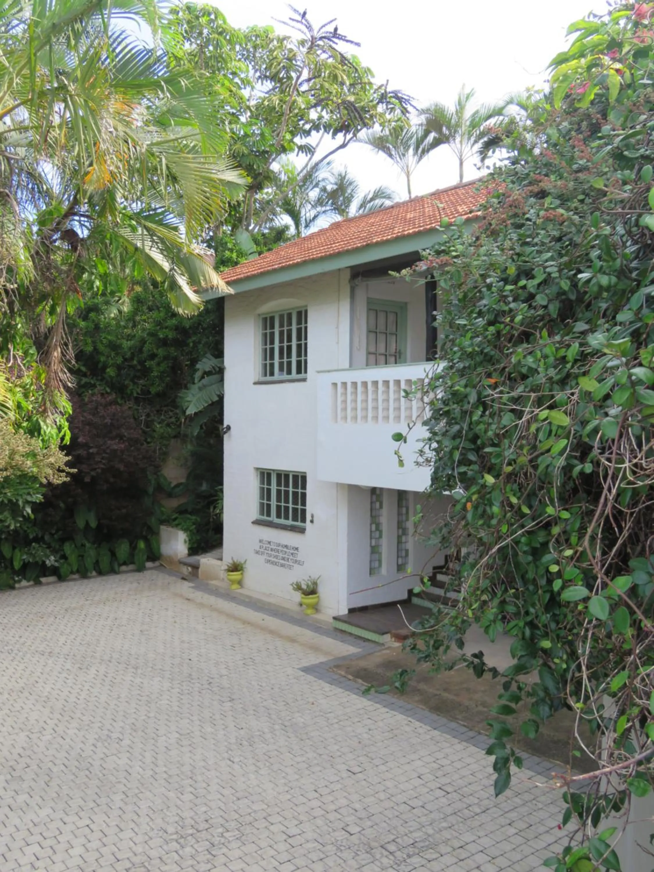 Property building in Bare Feet Retreat B&B