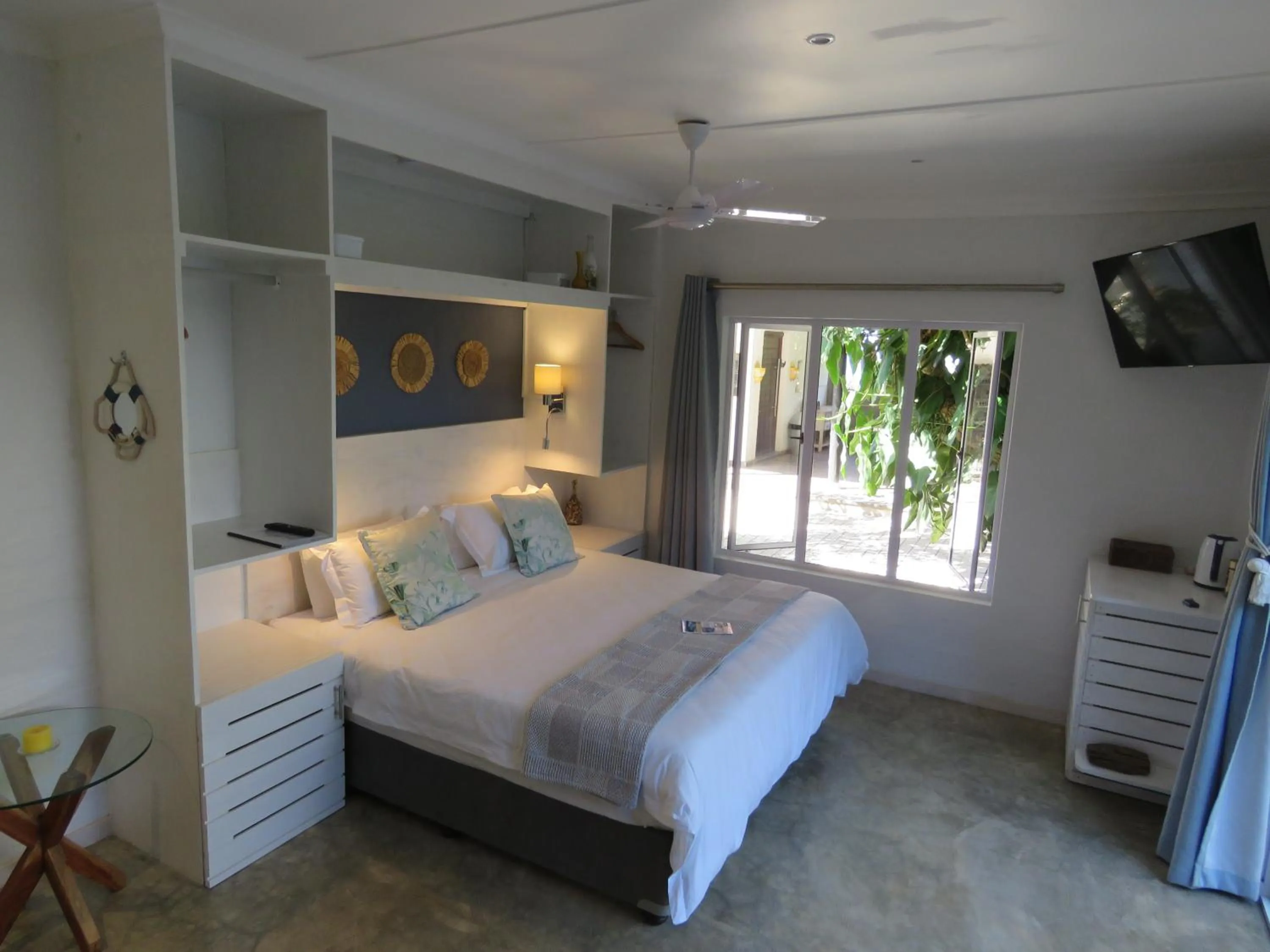 Bed in Bare Feet Retreat B&B