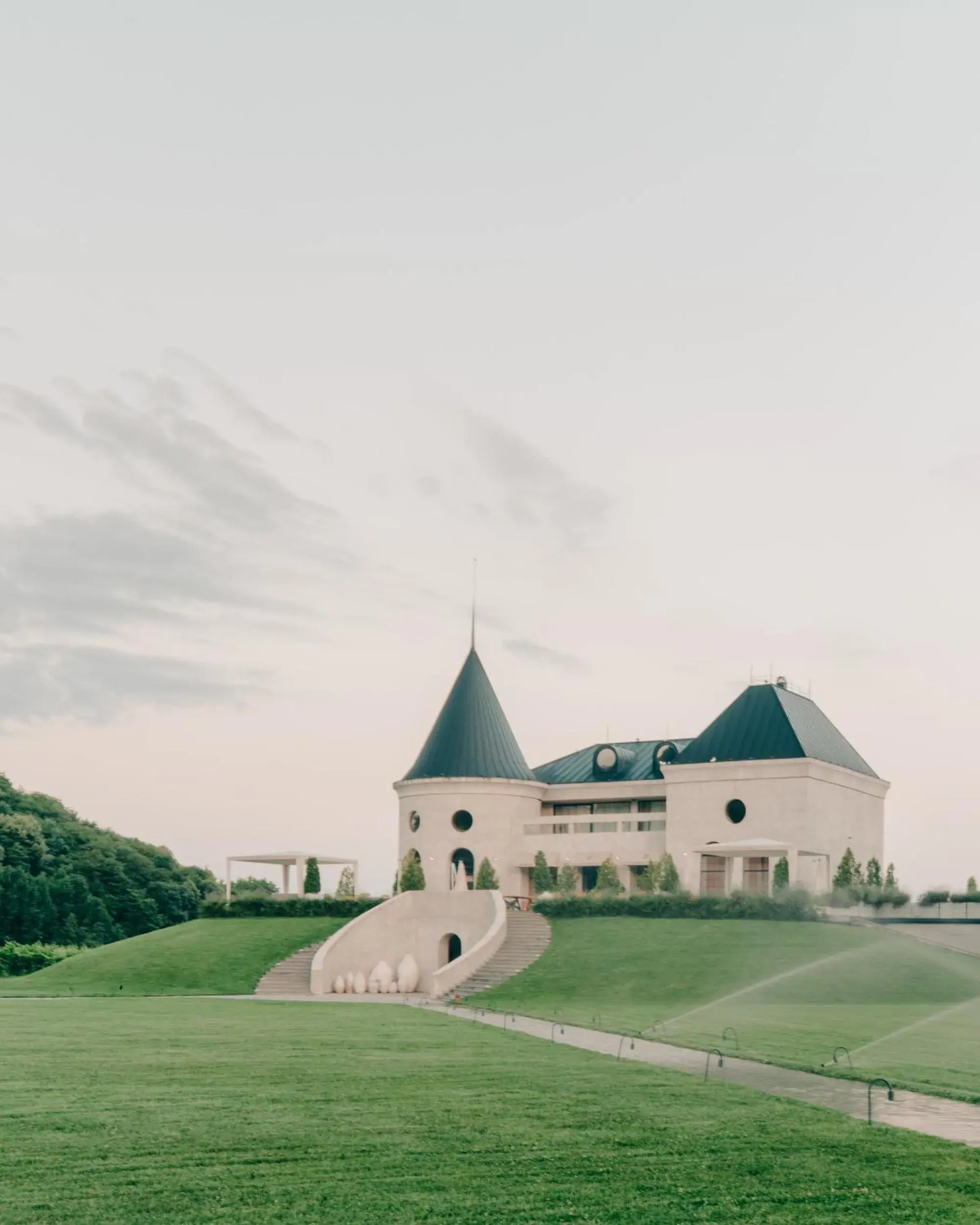 Restaurant/places to eat in Lopota Lake Resort & Spa Restaurant/places to eat in Lopota Lake Resort & Spa