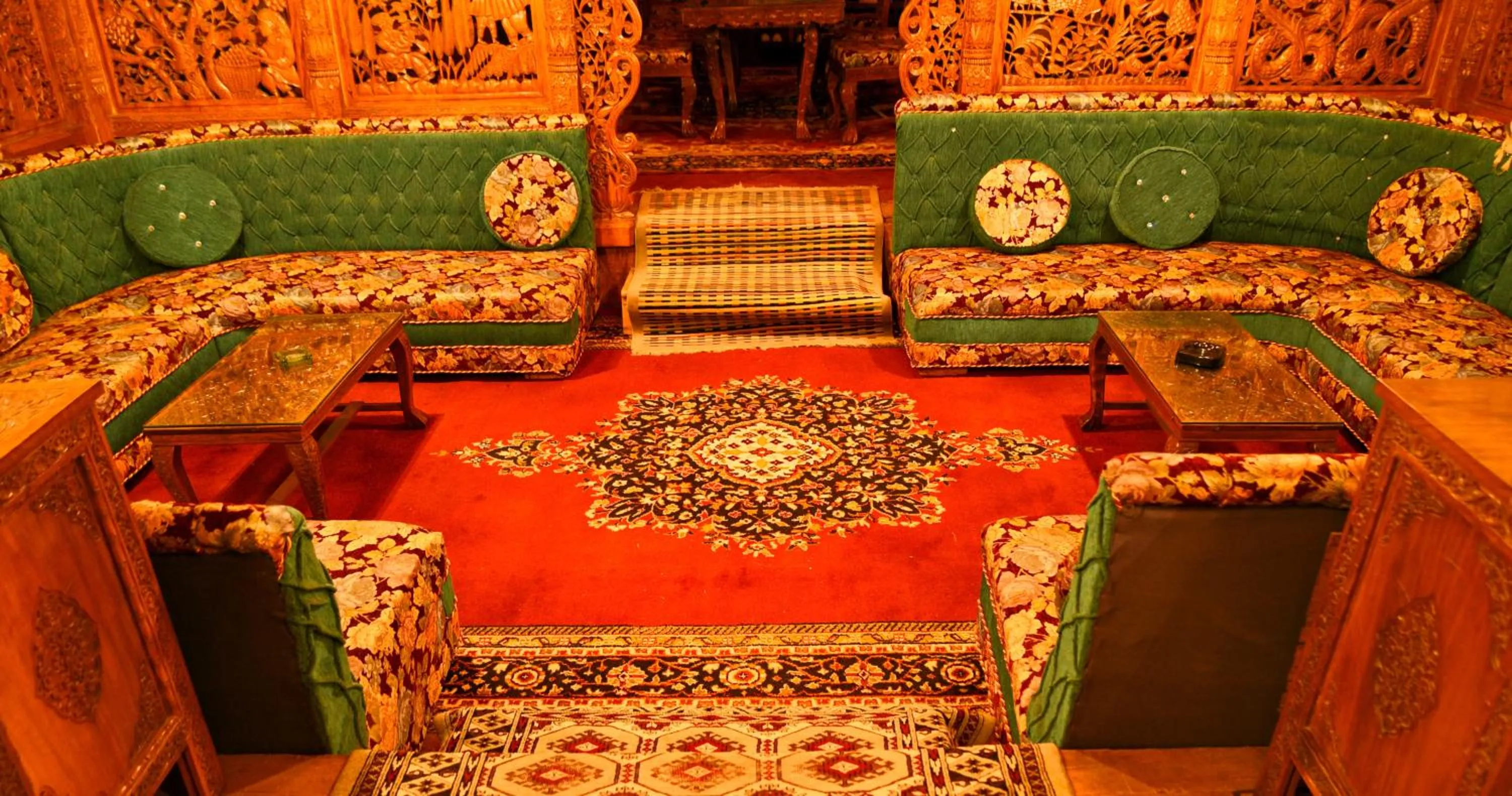 Seating area in De Laila House Boat by Sterling