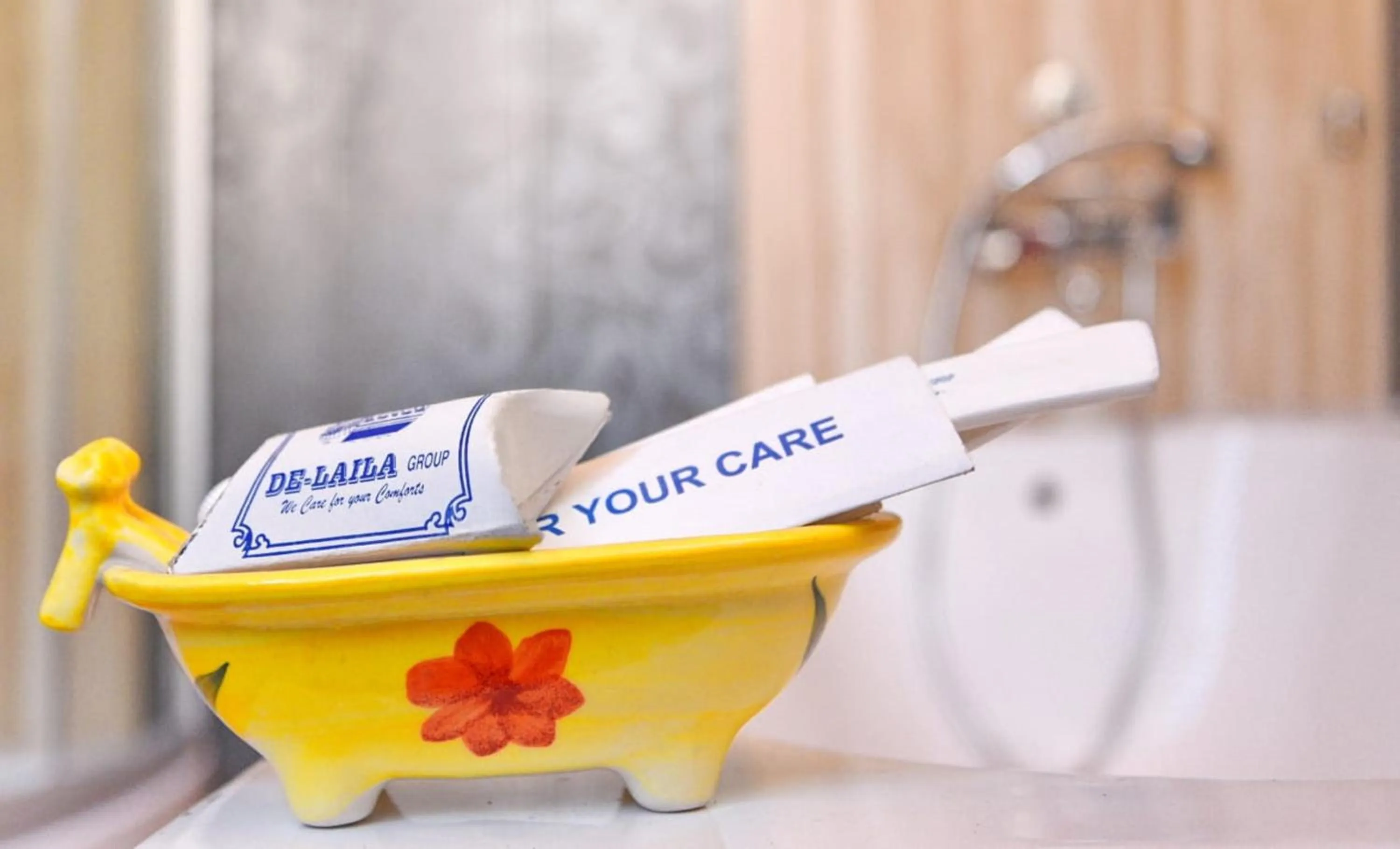 Bathroom in De Laila House Boat by Sterling