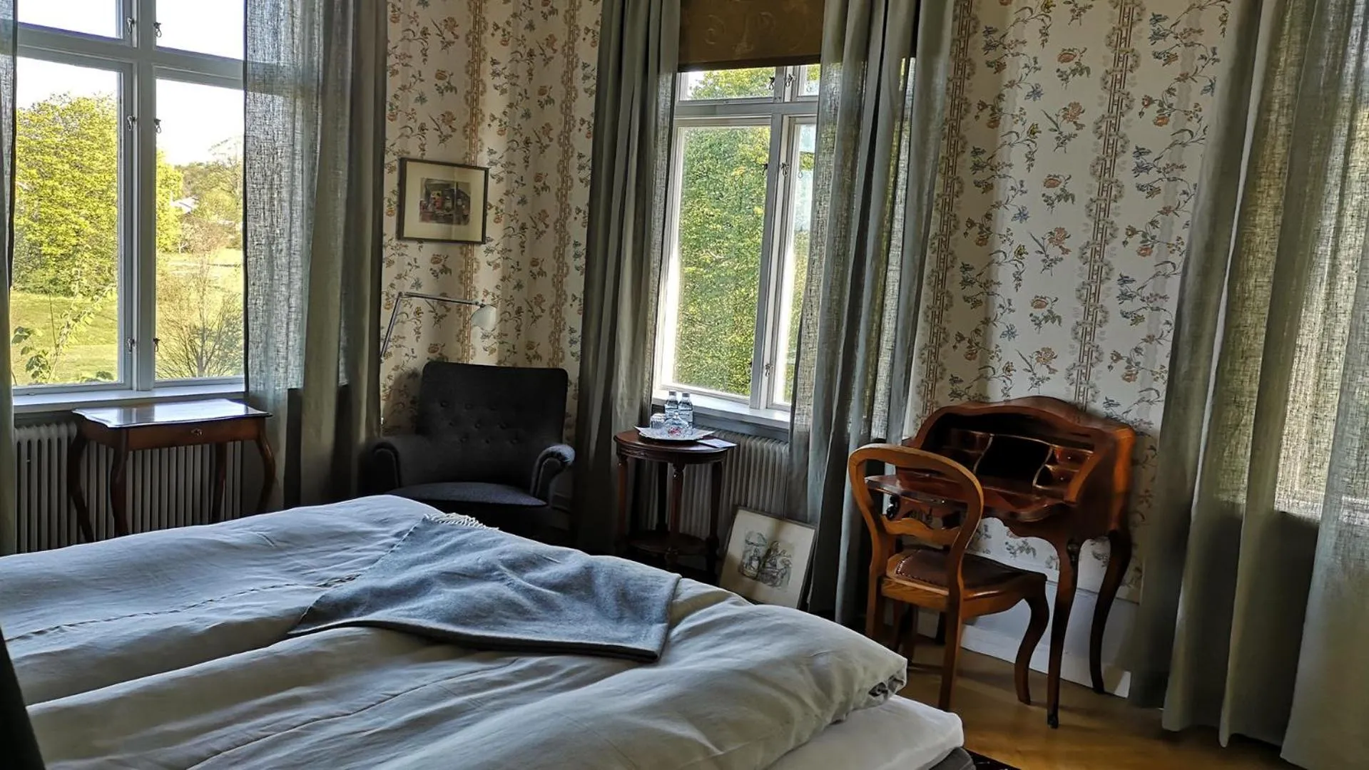 Photo of the whole room, Bed in Hoby Gård B&B