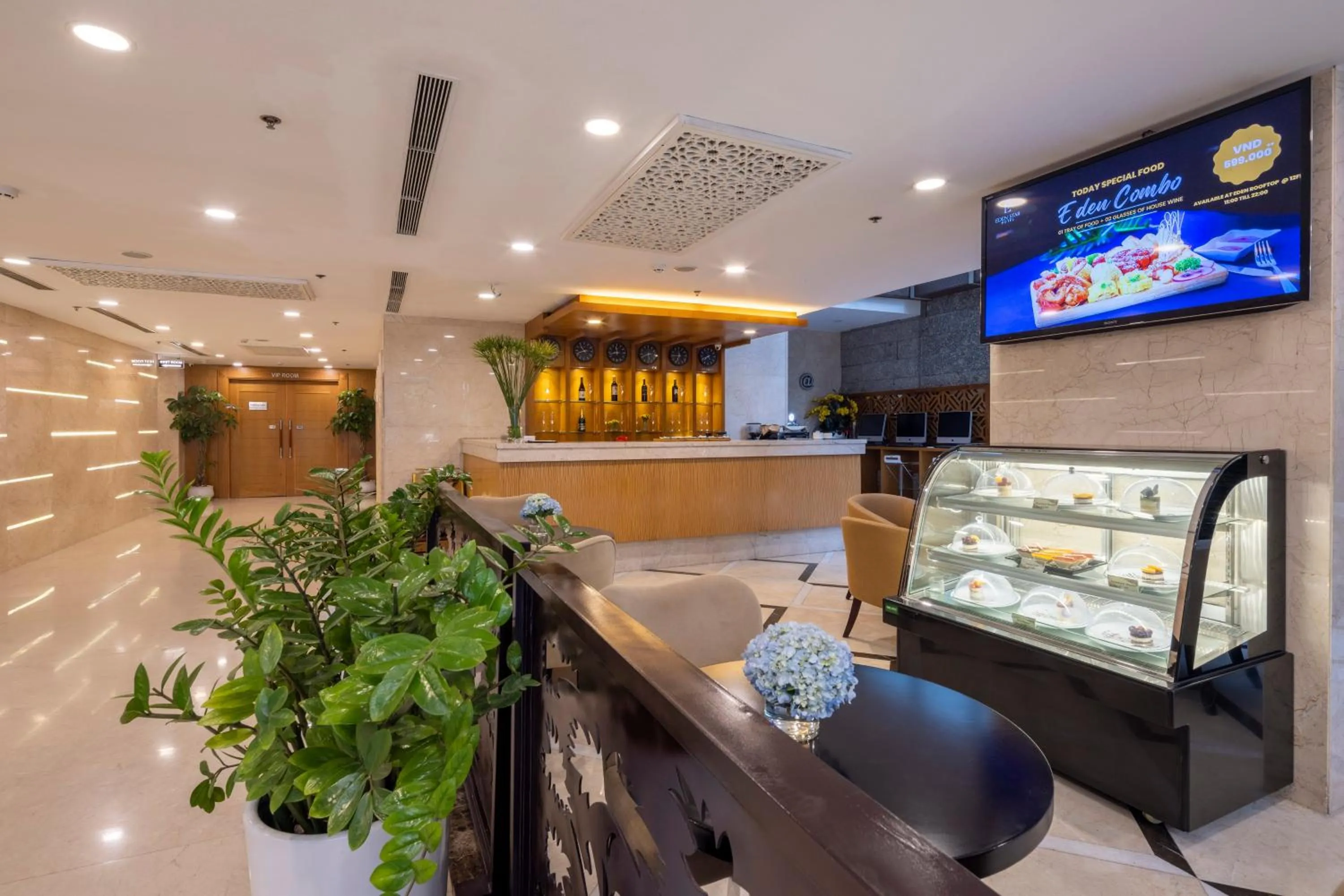 Lounge or bar in Eden Star Saigon Hotel