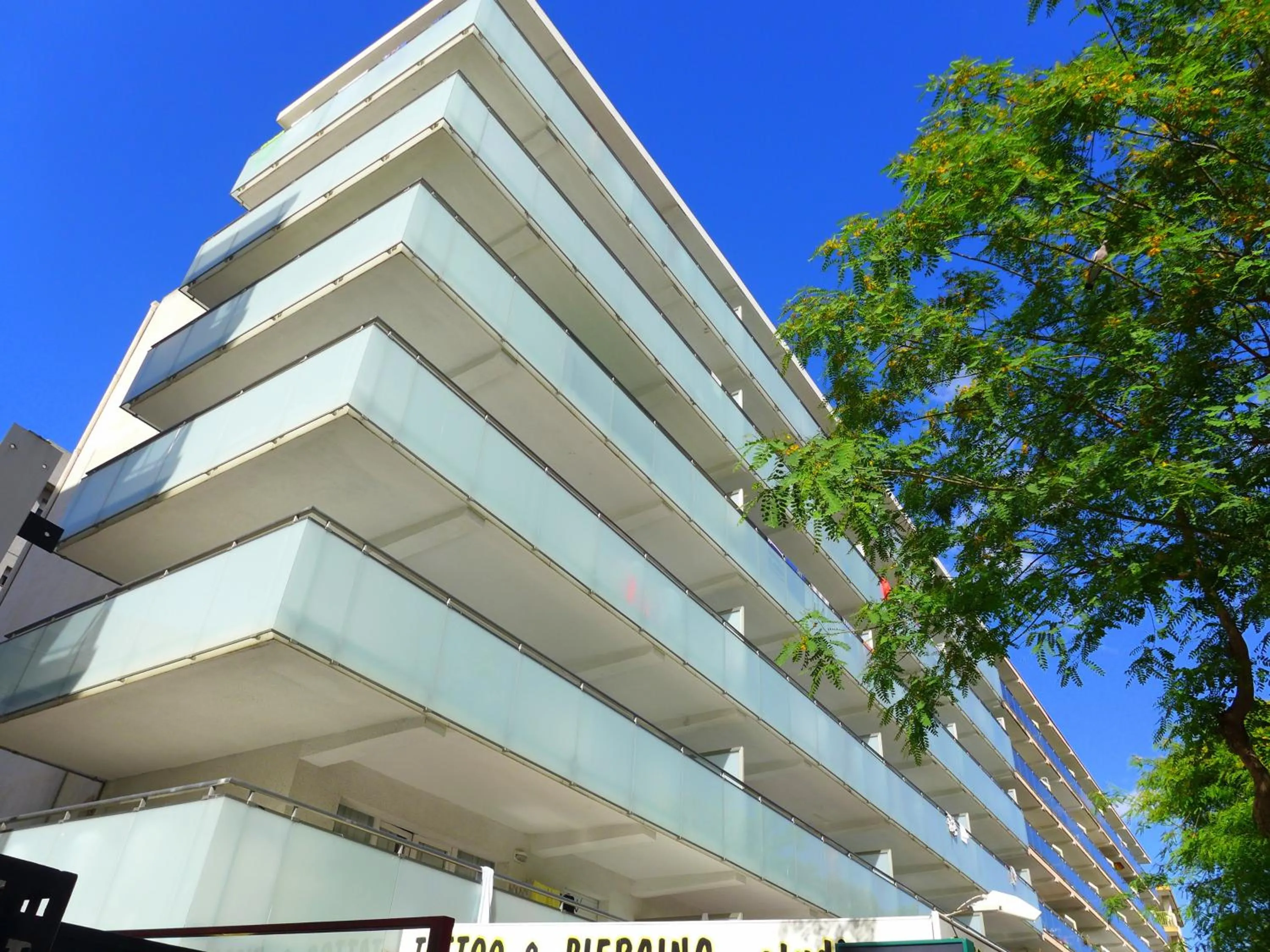 Facade/entrance in Rentalmar Goya