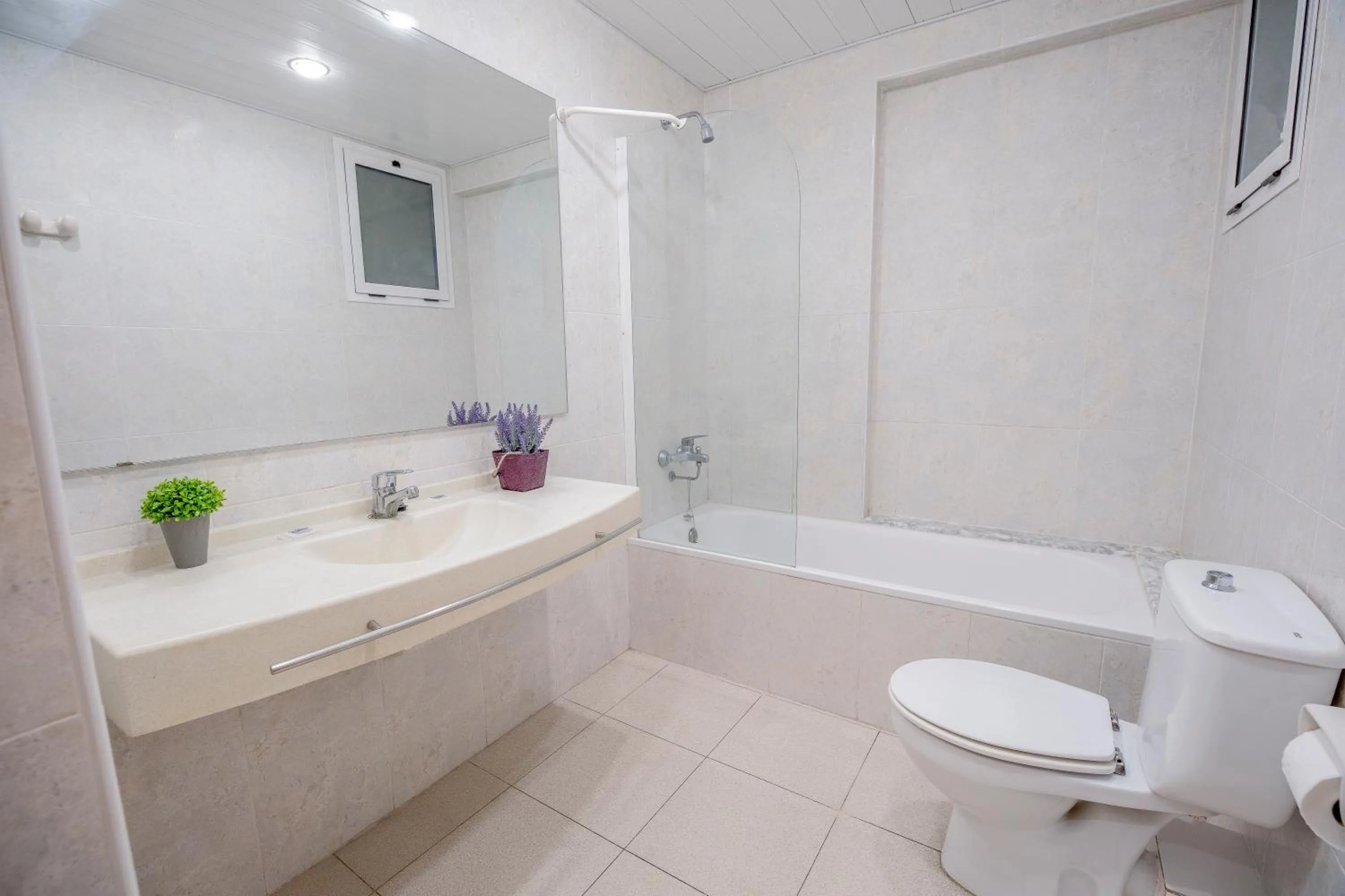 Bathroom in Rentalmar Goya