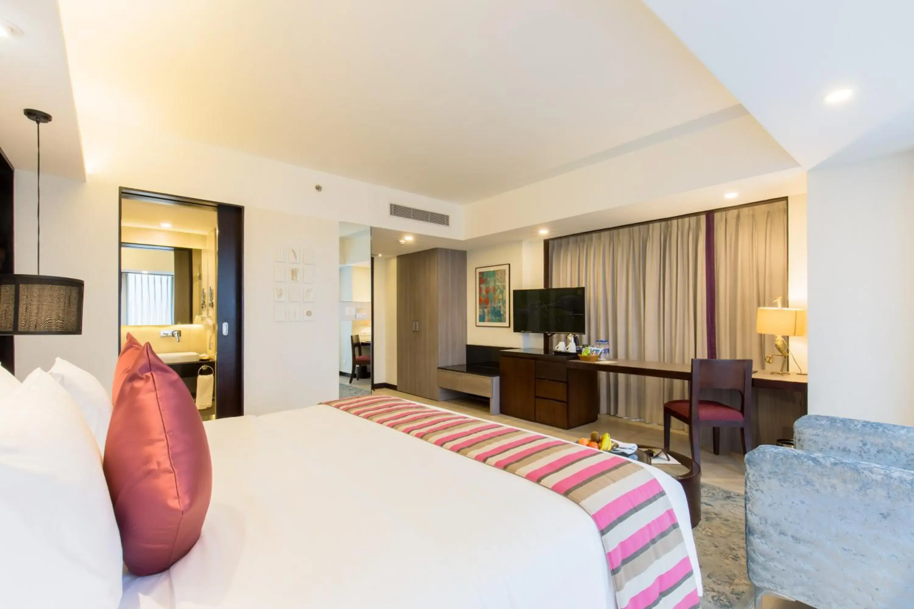 Photo of the whole room, Bed in Vivanta Kathmandu Photo of the whole room, Bed in Vivanta Kathmandu