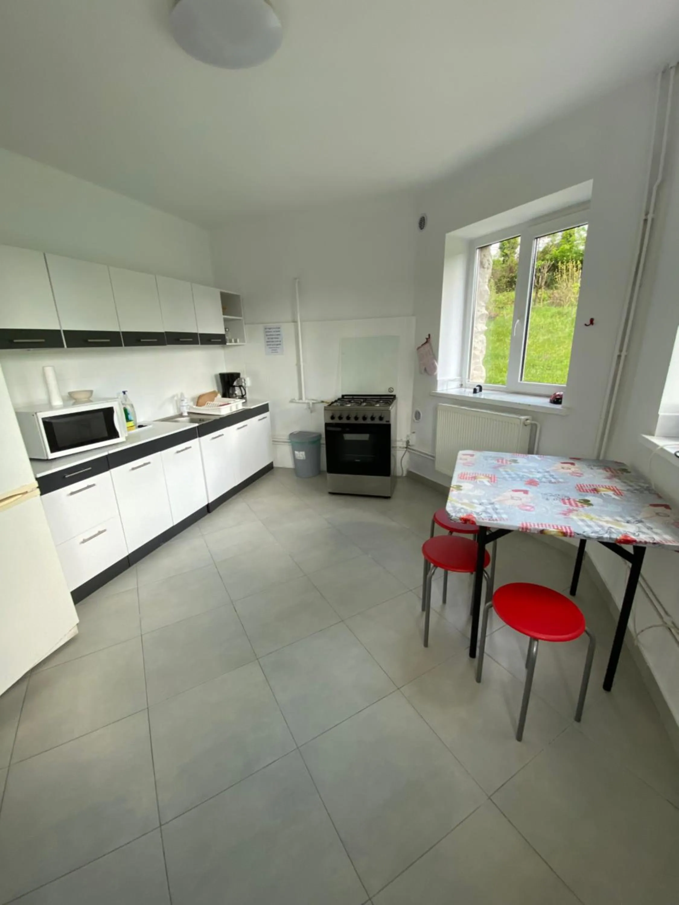Communal kitchen in Vila Onix