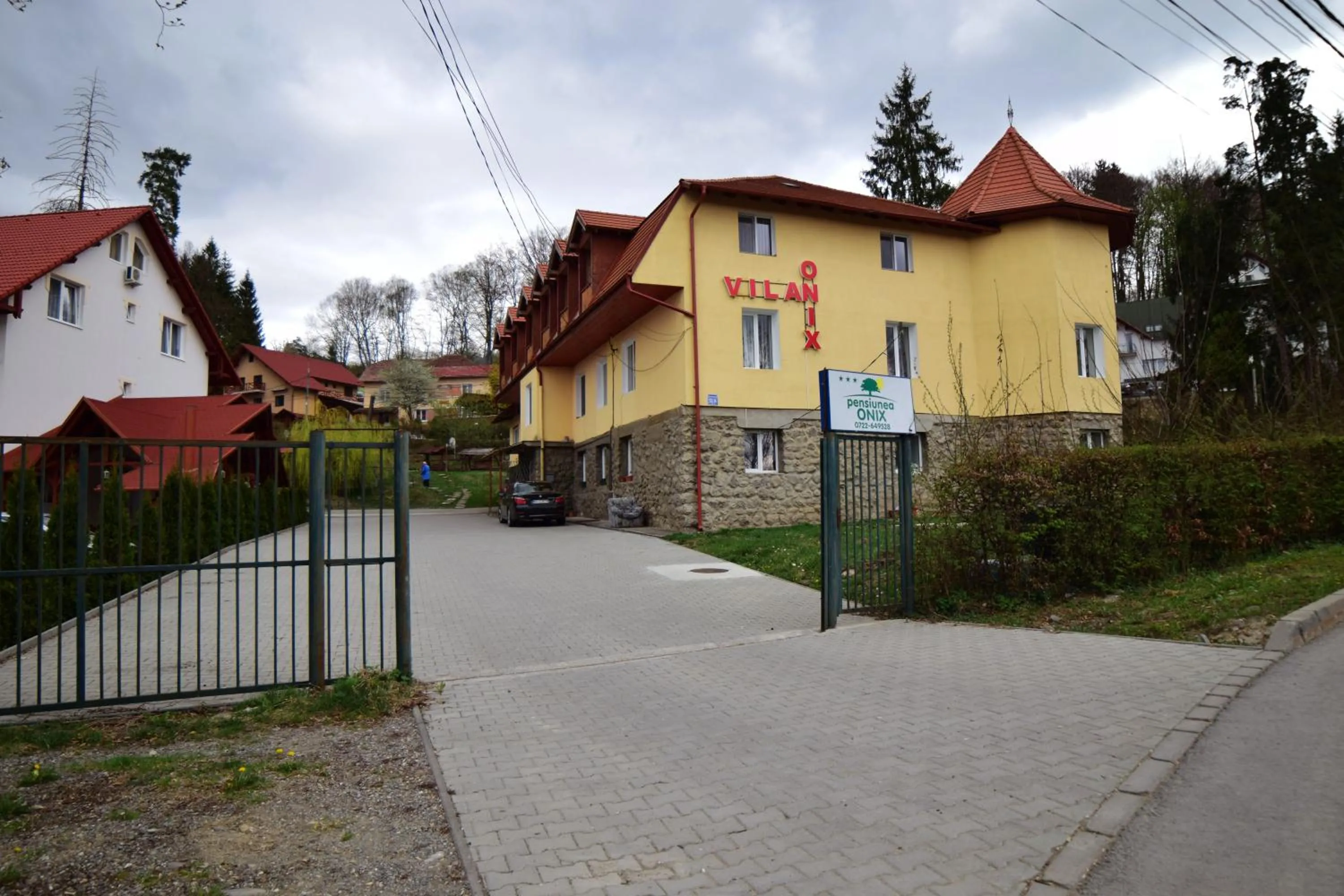 Property building in Vila Onix