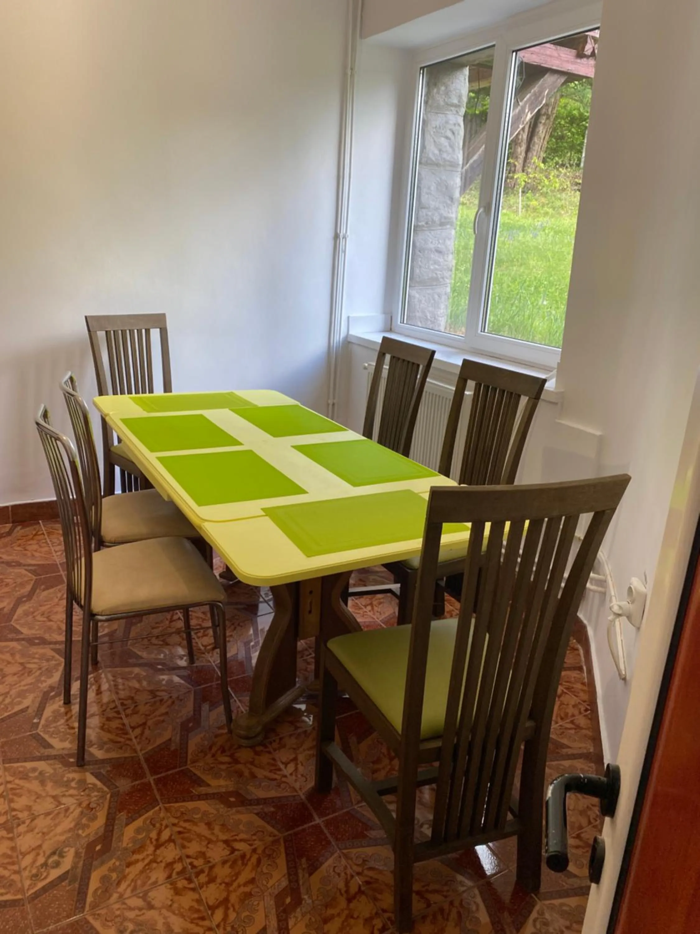 Restaurant/places to eat in Vila Onix