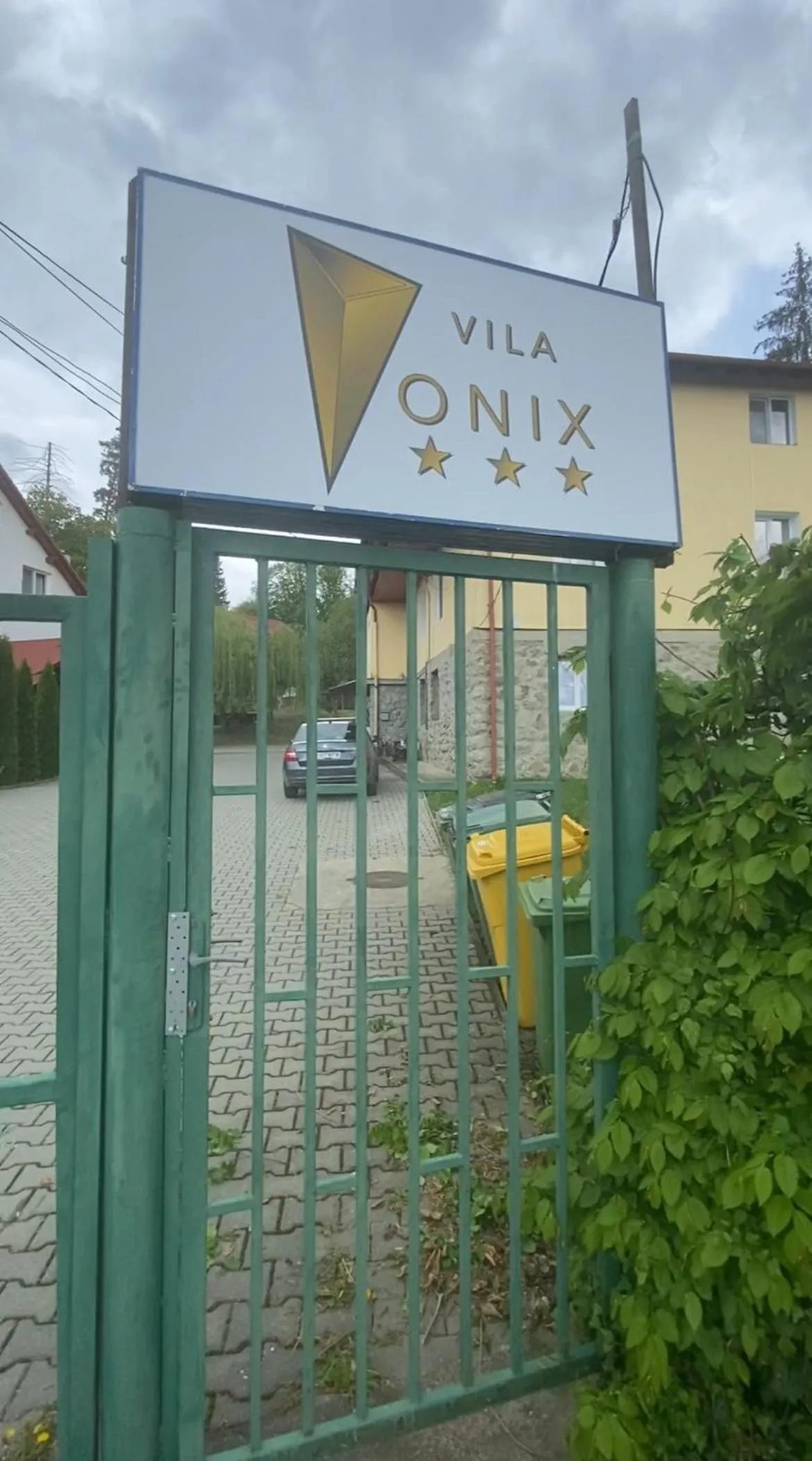Inner courtyard view in Vila Onix