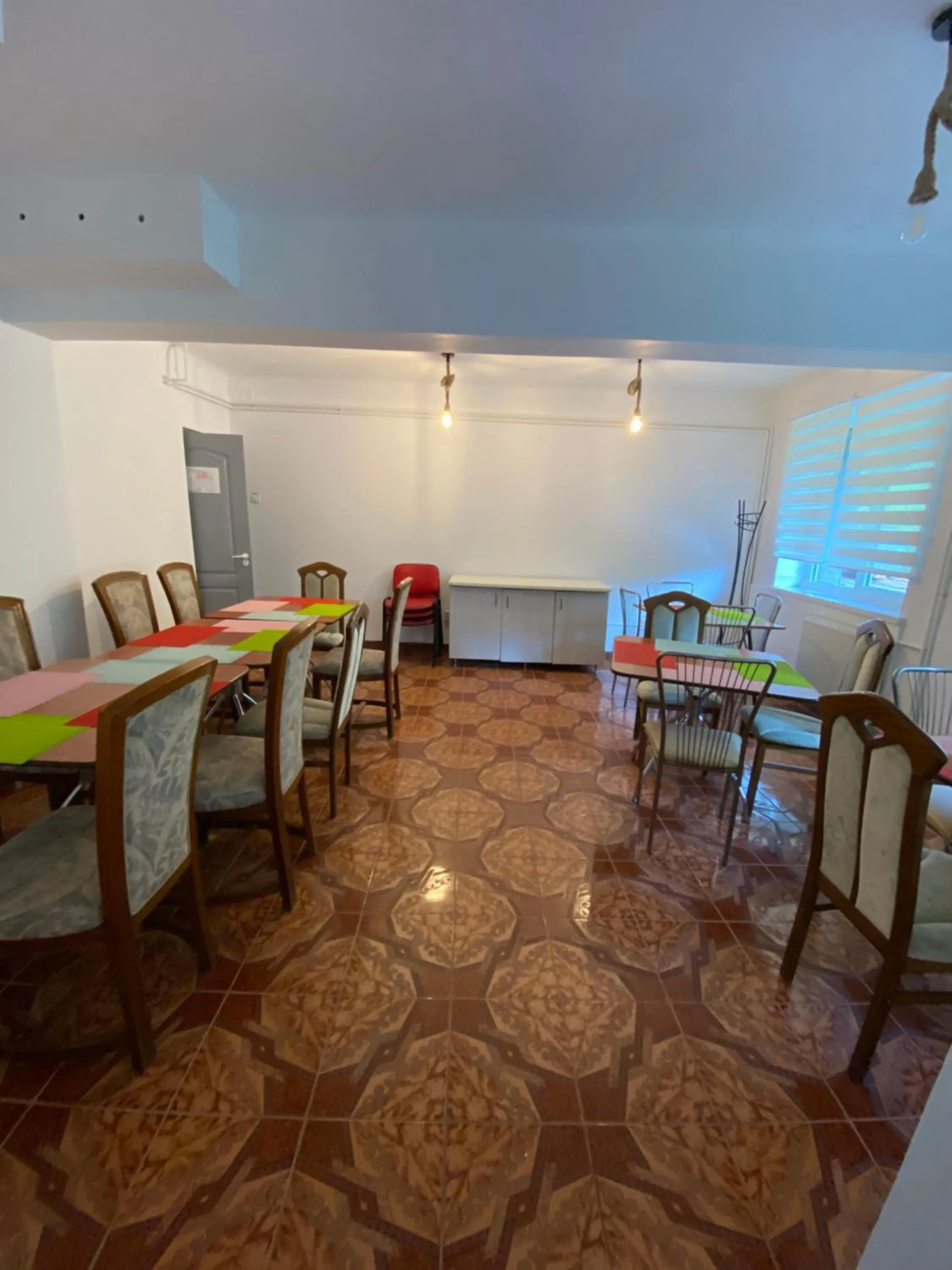 Restaurant/places to eat in Vila Onix
