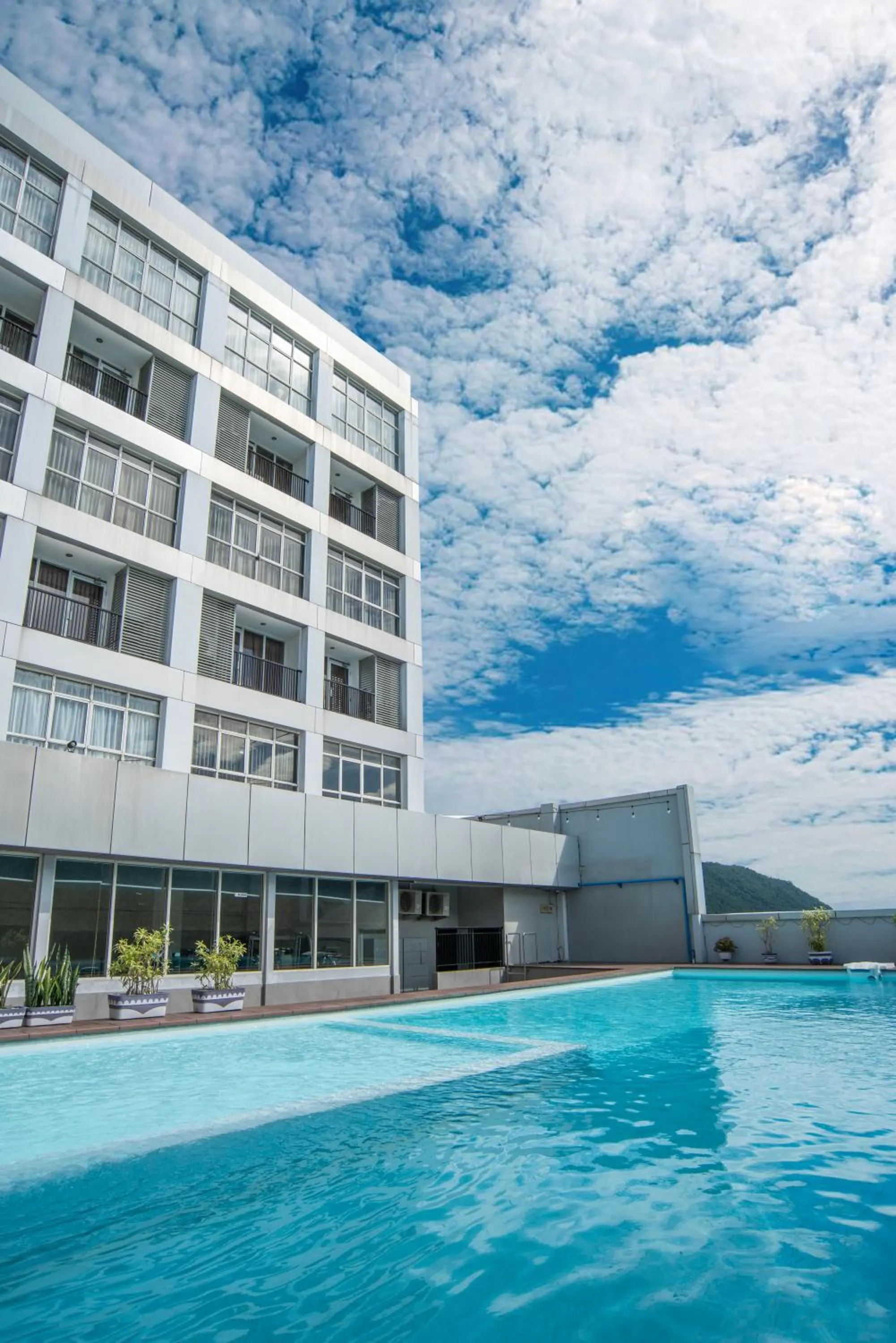 Swimming pool in FOX Hotel Gorontalo