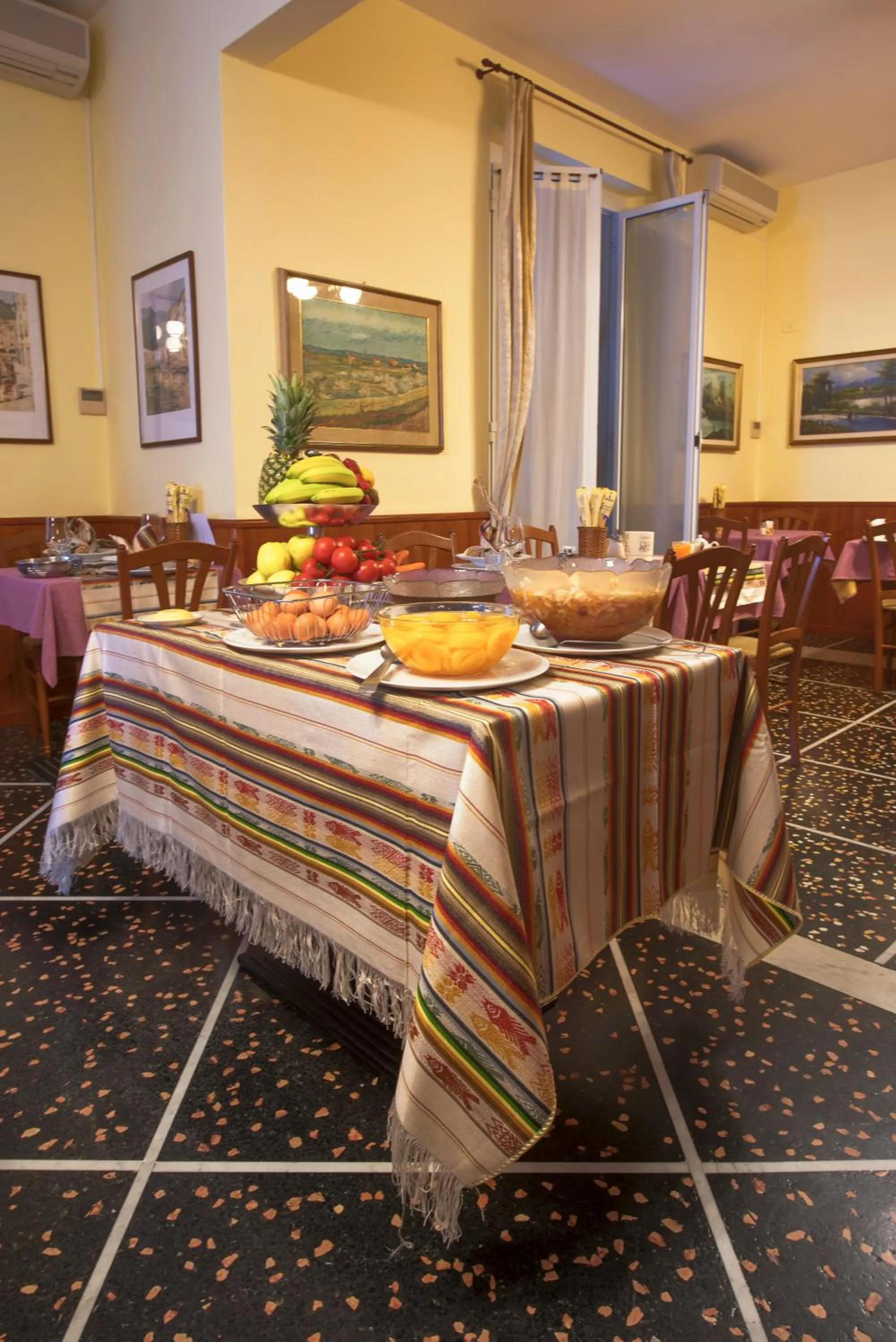 Food in Hotel Bristol