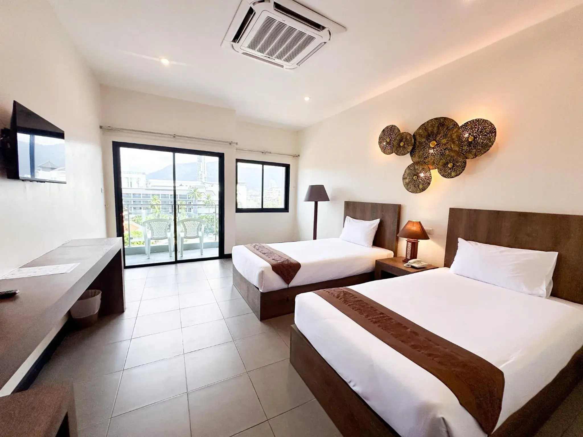 Bed in YouDee Hotel Patong - formerly Meir Jarr Hotel Patong Bed in YouDee Hotel Patong - formerly Meir Jarr Hotel Patong