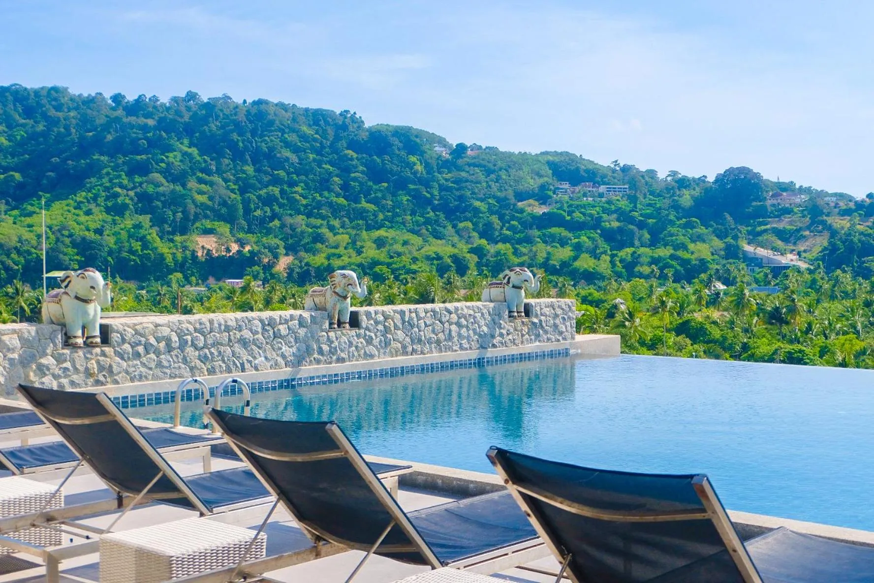 Nearby landmark in YouDee Hotel Patong - formerly Meir Jarr Hotel Patong