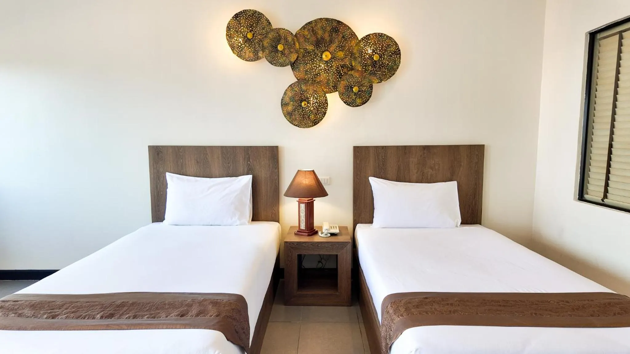 Bed in YouDee Hotel Patong - formerly Meir Jarr Hotel Patong