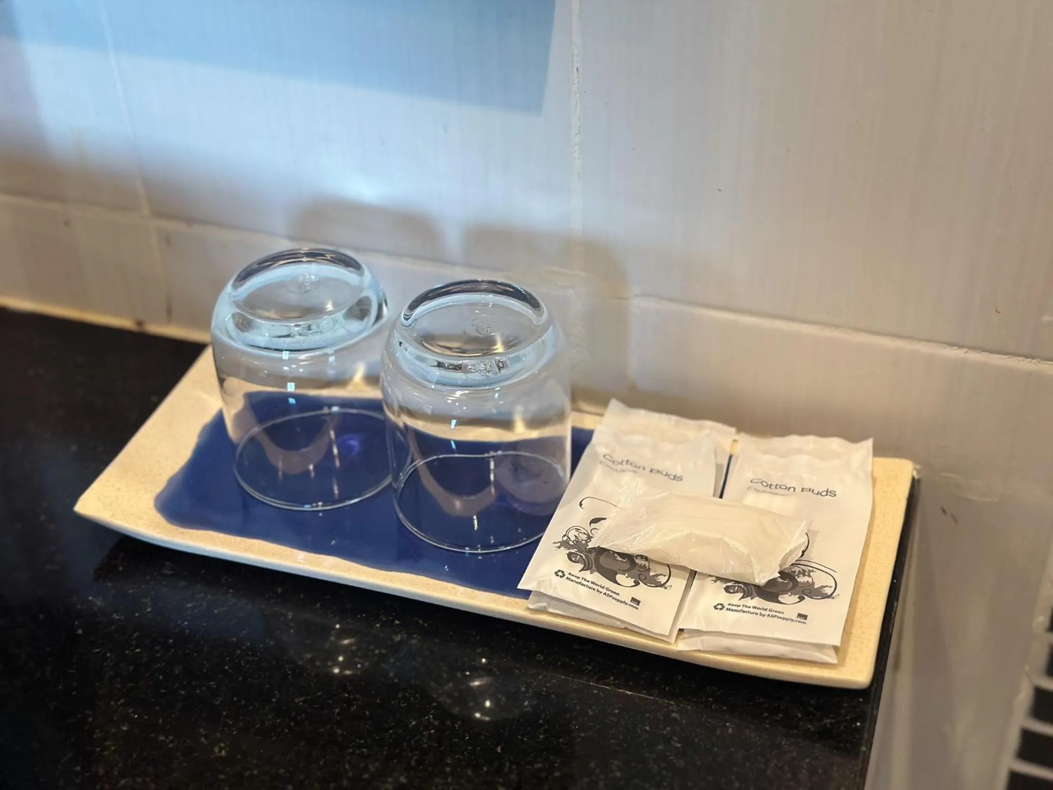 Bathroom in YouDee Hotel Patong - formerly Meir Jarr Hotel Patong