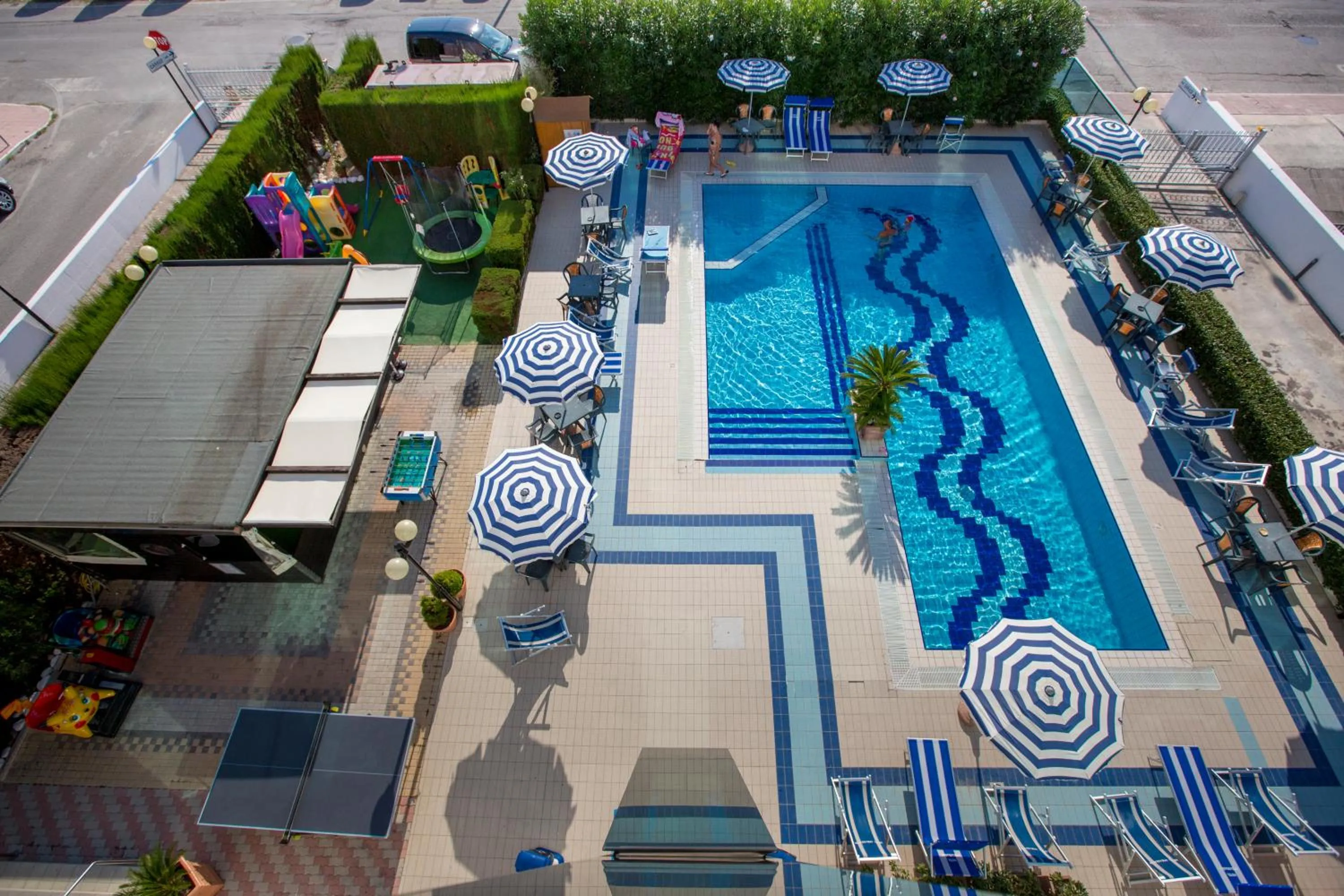 Swimming pool in Hotel Ambassador