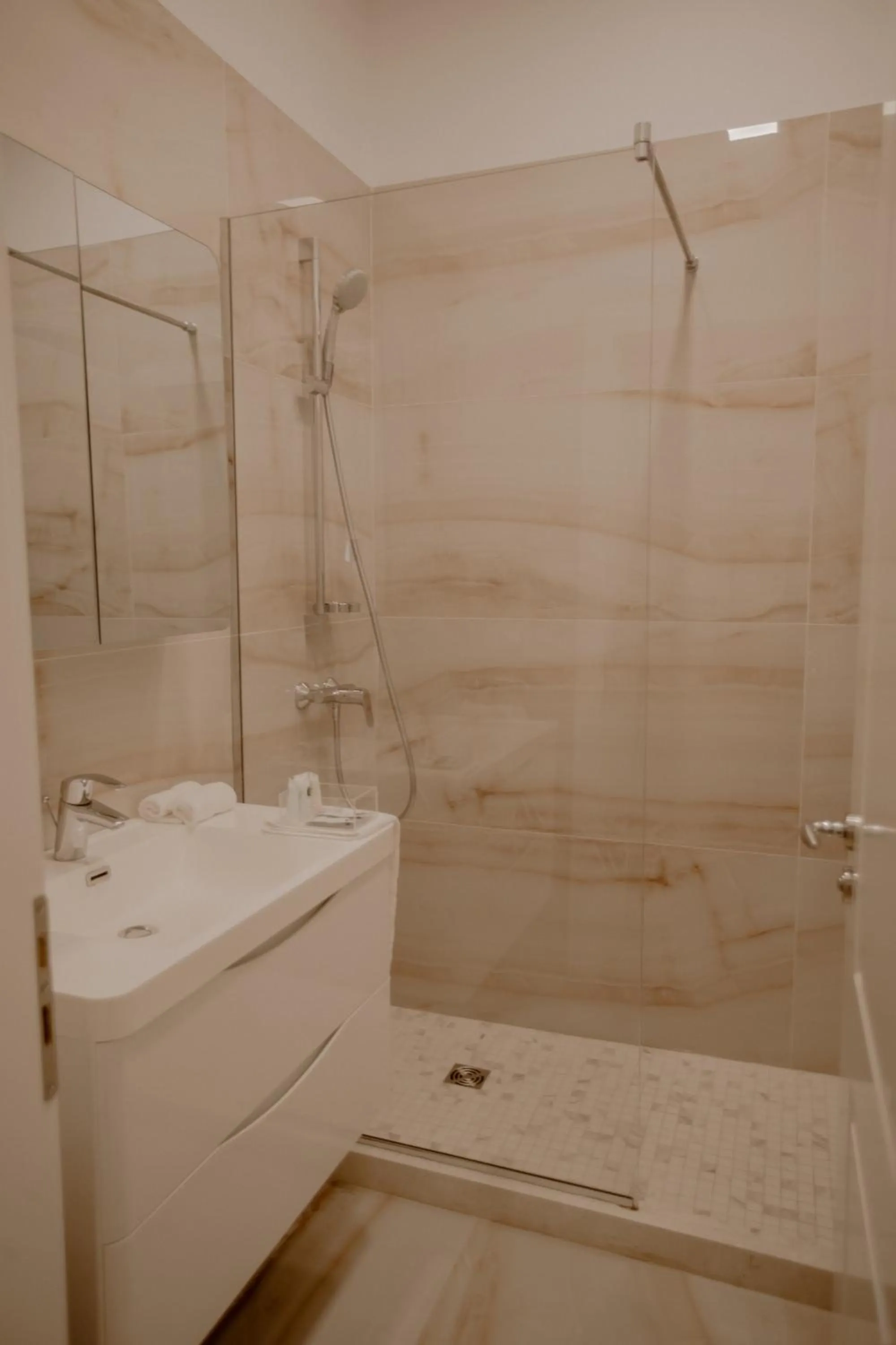 Green House Hotel & Restaurant